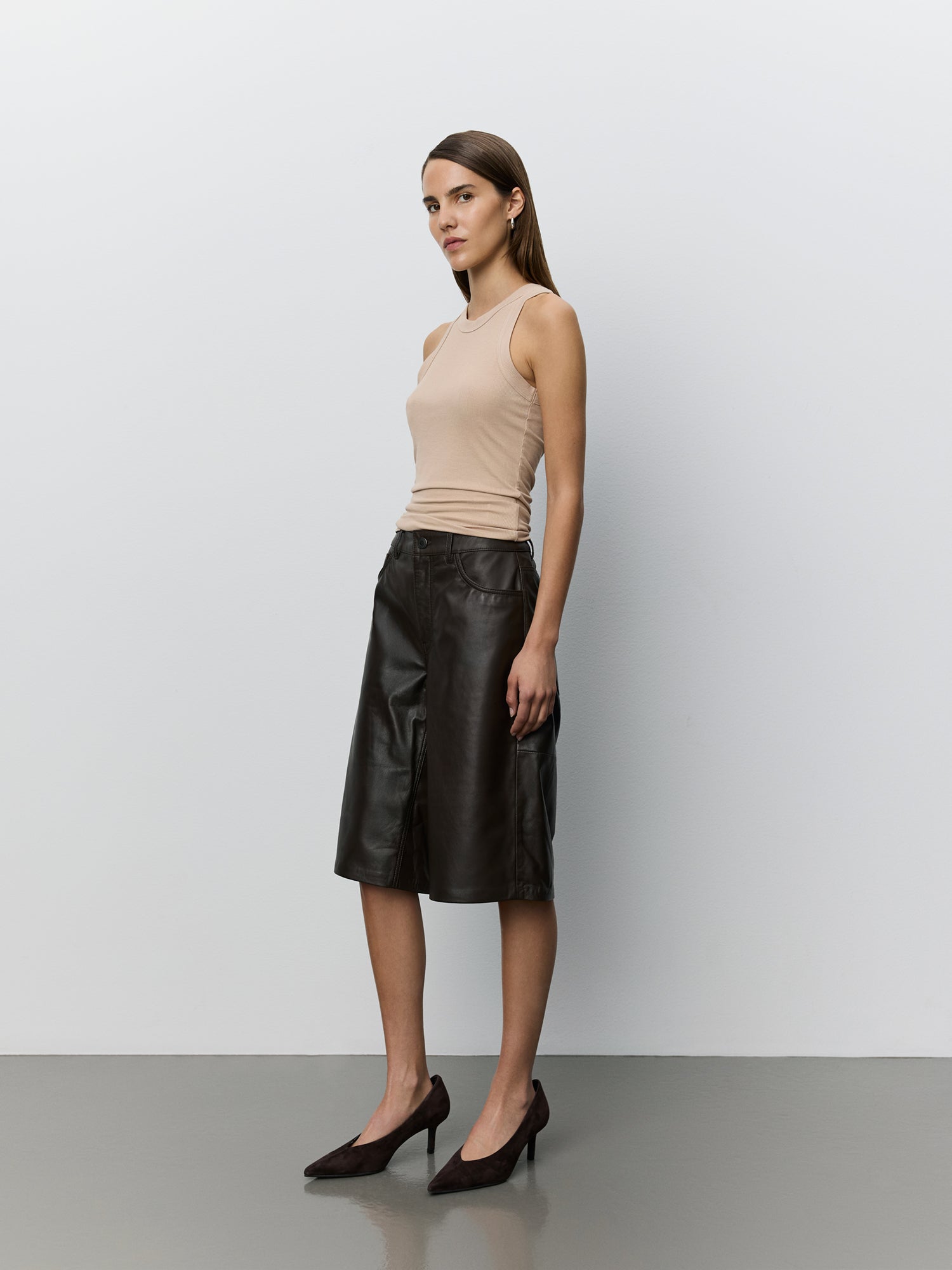 sofie-schnoor-vokesw-ledershorts-damen-dunkelbraun image 3