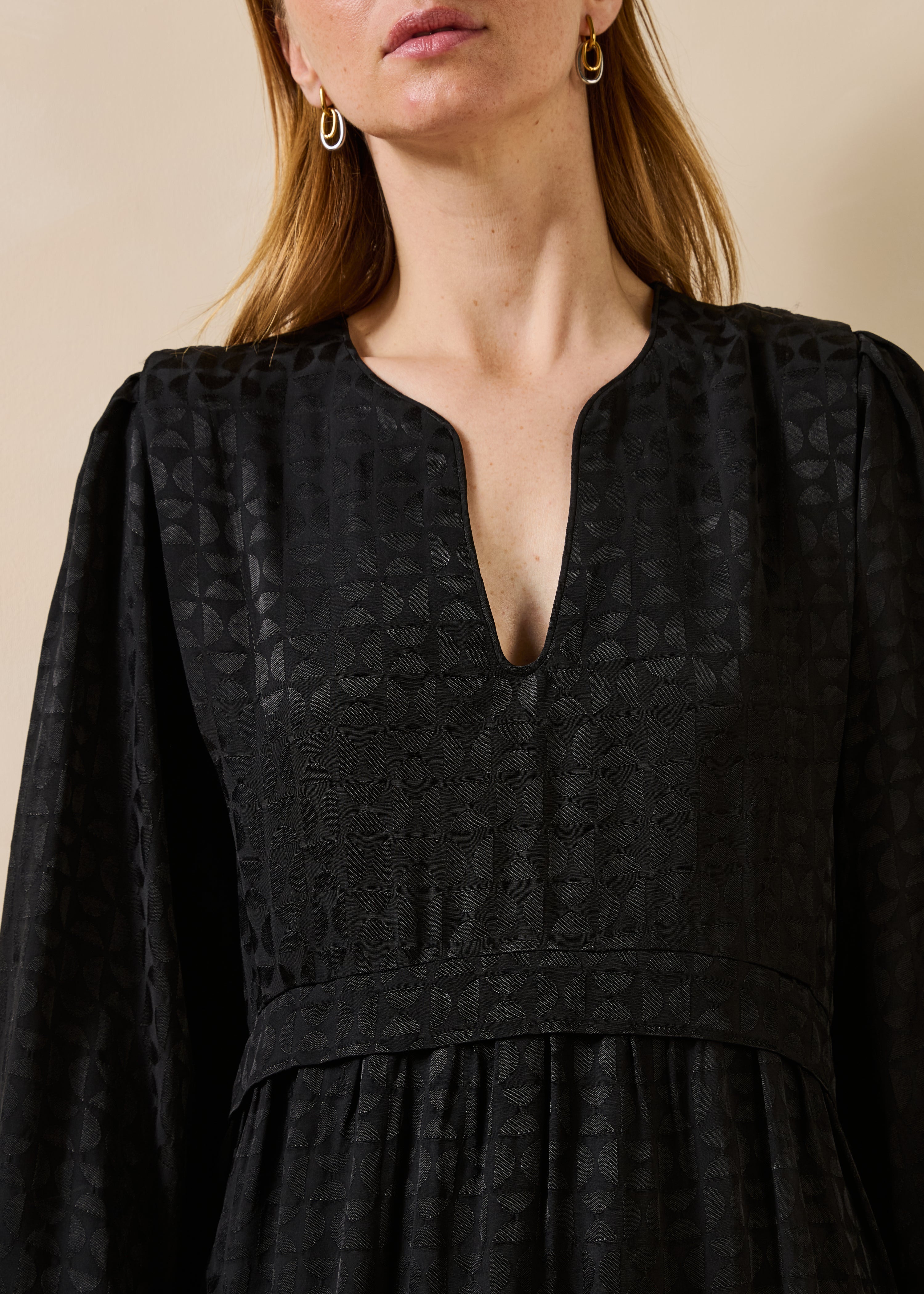 la-f-e-marabout-e-gaeta-kleid-schwarz-jacquard-langarm image 5