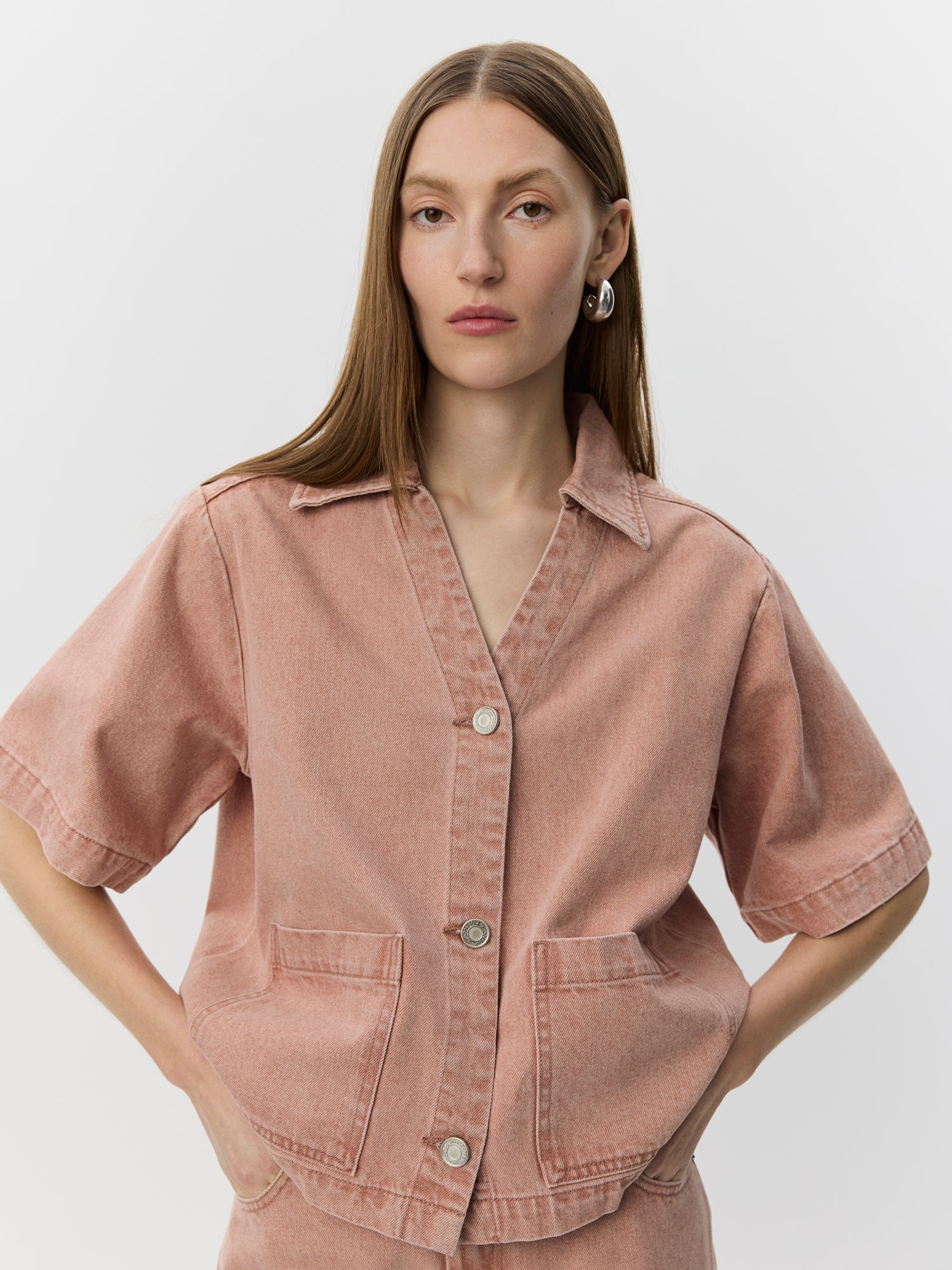 sofie-schnoor-women-manjasw-denimhemd-rose-kurzarm-oversize image 5