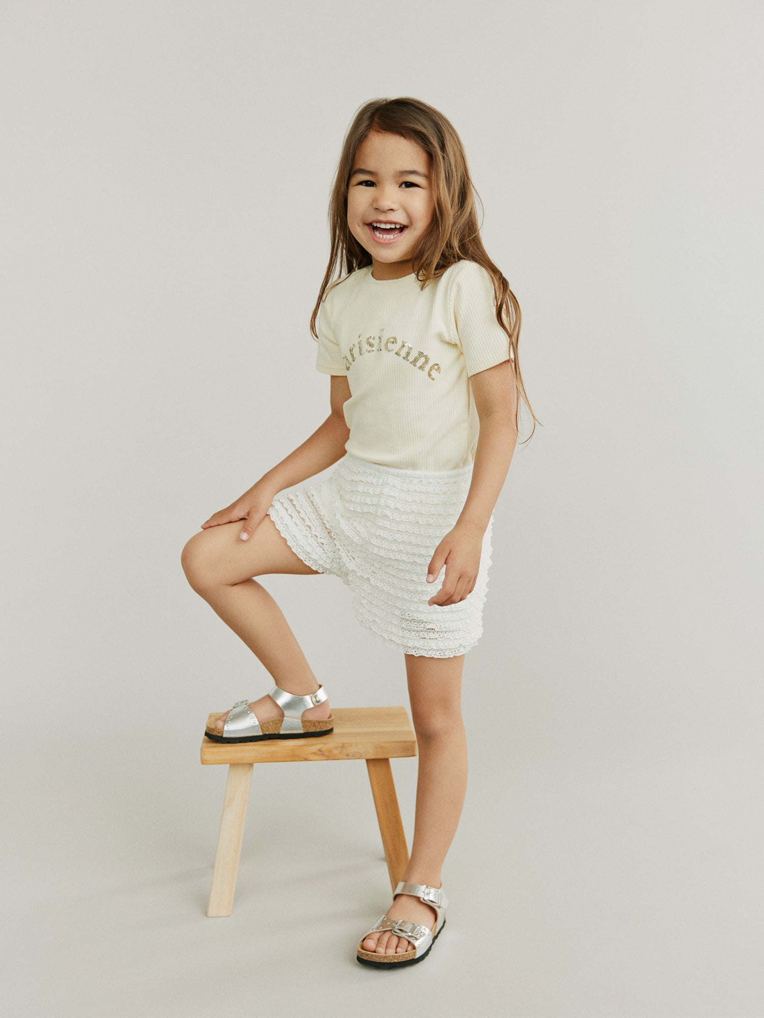 sofie-schnoor-kids-t-shirt-butter-yellow-pointelle-pailletten image 2