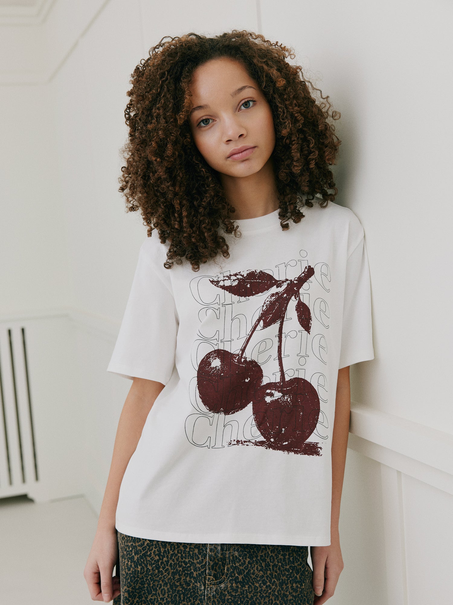 sofie-schnoor-young-zenasy-t-shirt-off-white-kirschprint image 3
