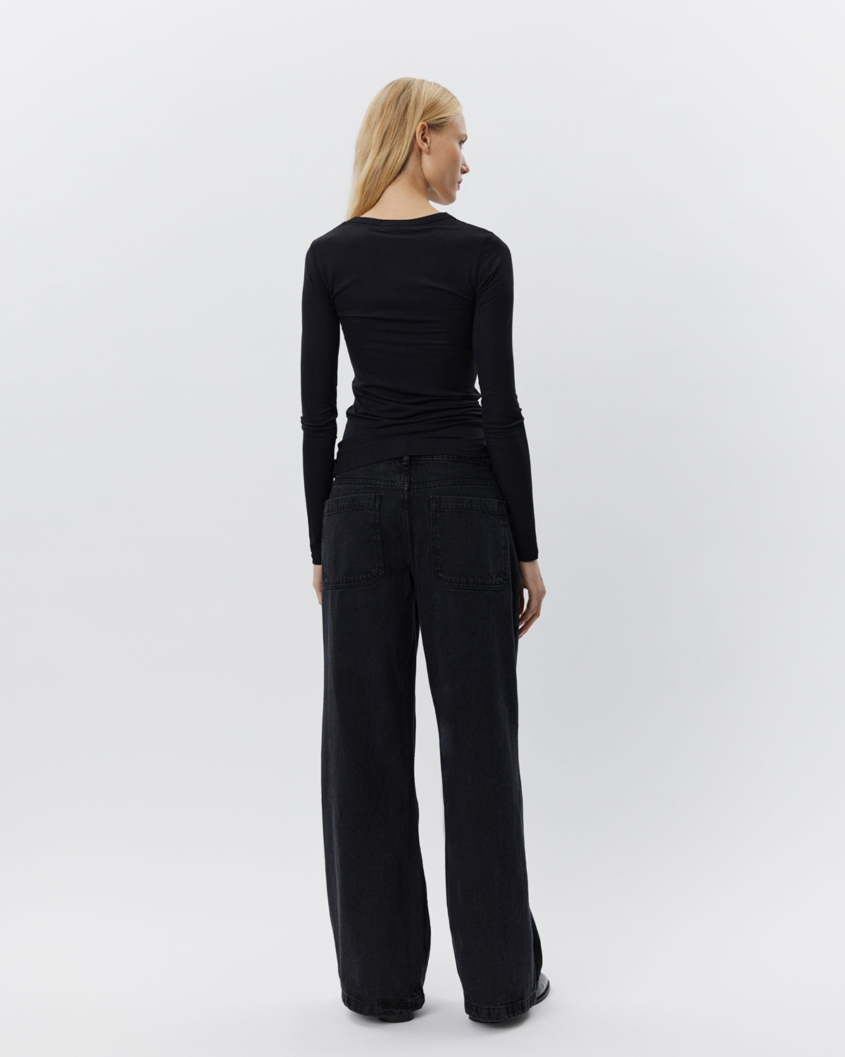 sofie-schnoor-women-petriciasw-langarmshirt-schwarz-slimfit image 3