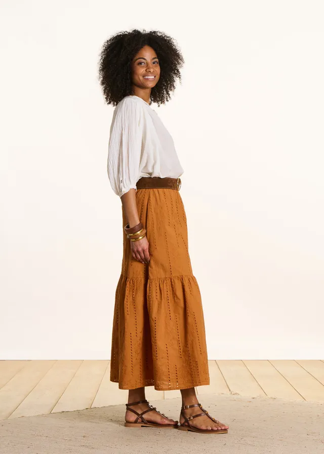 la-f-e-marabout-e-fitou-rock-ocker-broderie-volants image 1