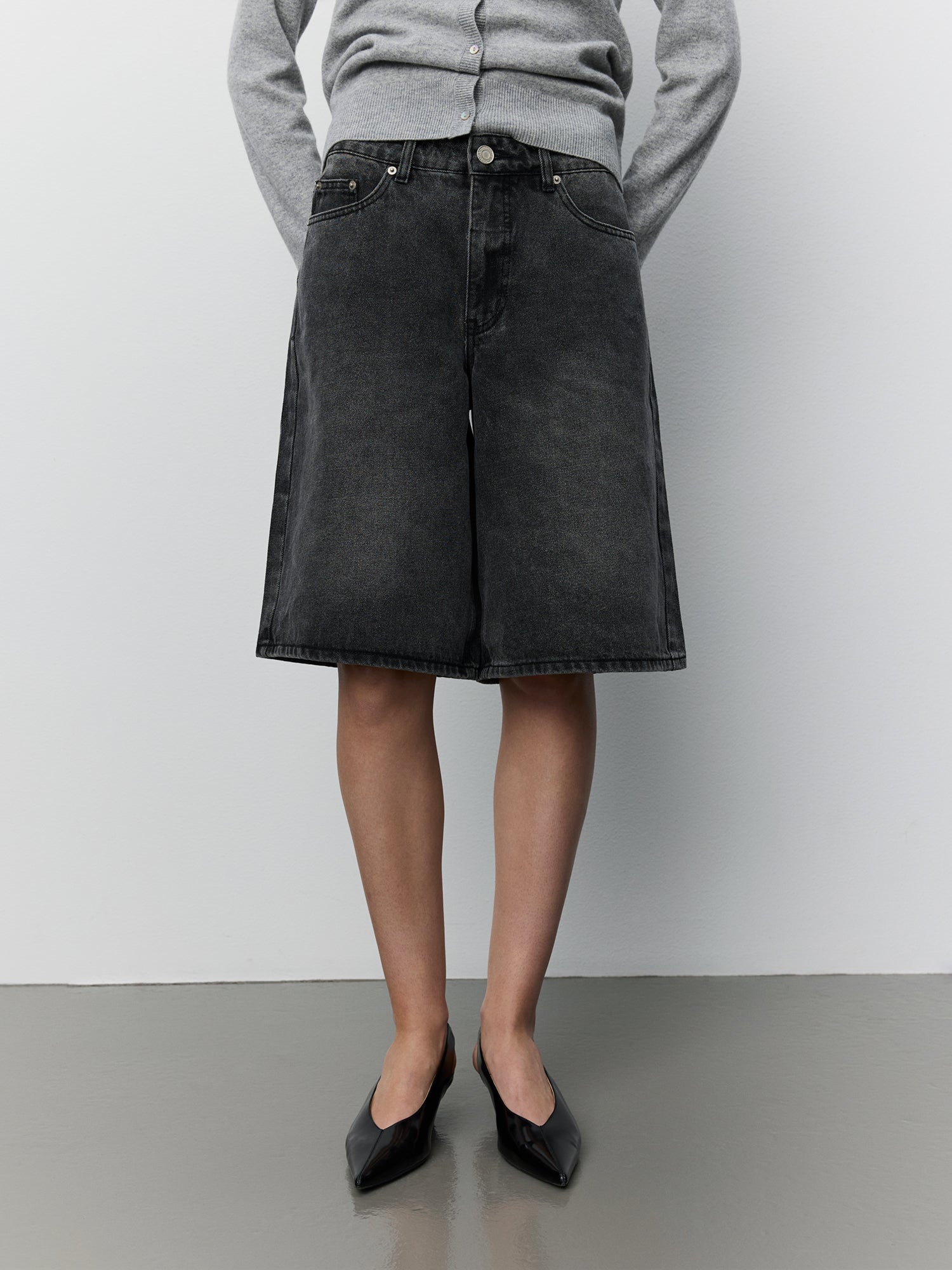 sofie-schnoor-women-stokesw-shorts-washed-black-denim-100-baumwolle image 4