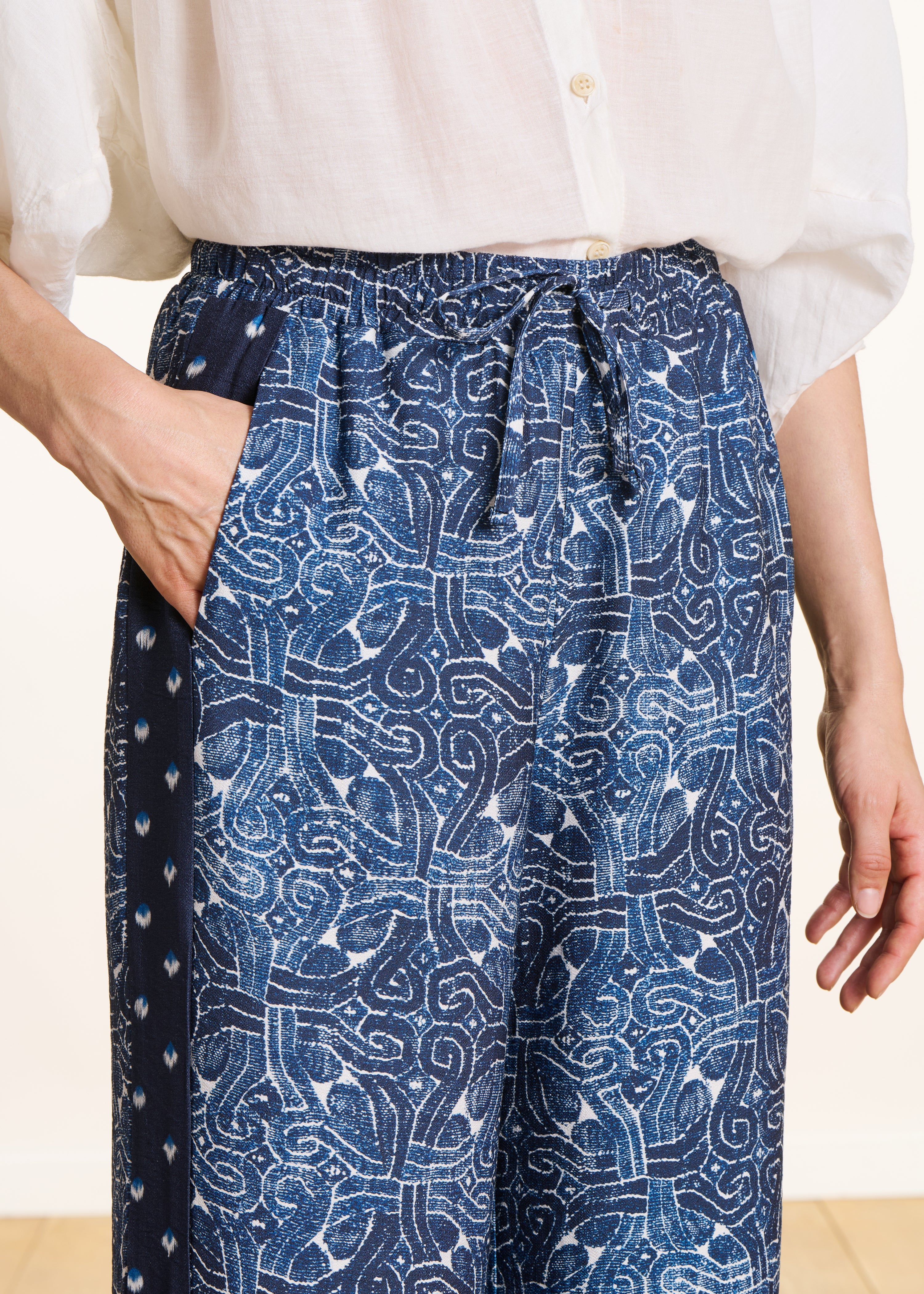 la-f-e-marabout-e-franza-hose-blau-patchwork-weit image 5