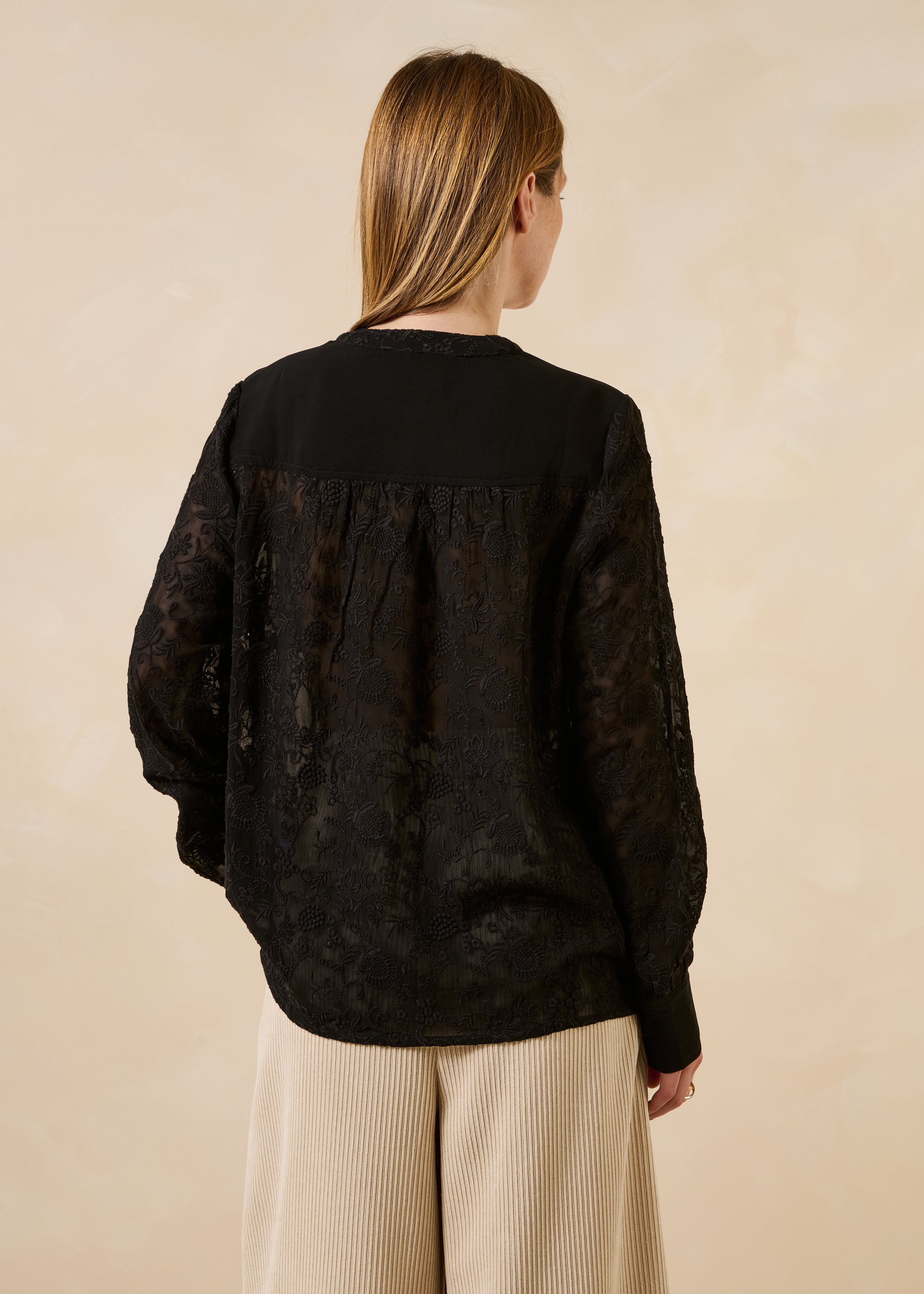 la-f-e-marabout-e-godda-bluse-schwarz-bestickt image 3
