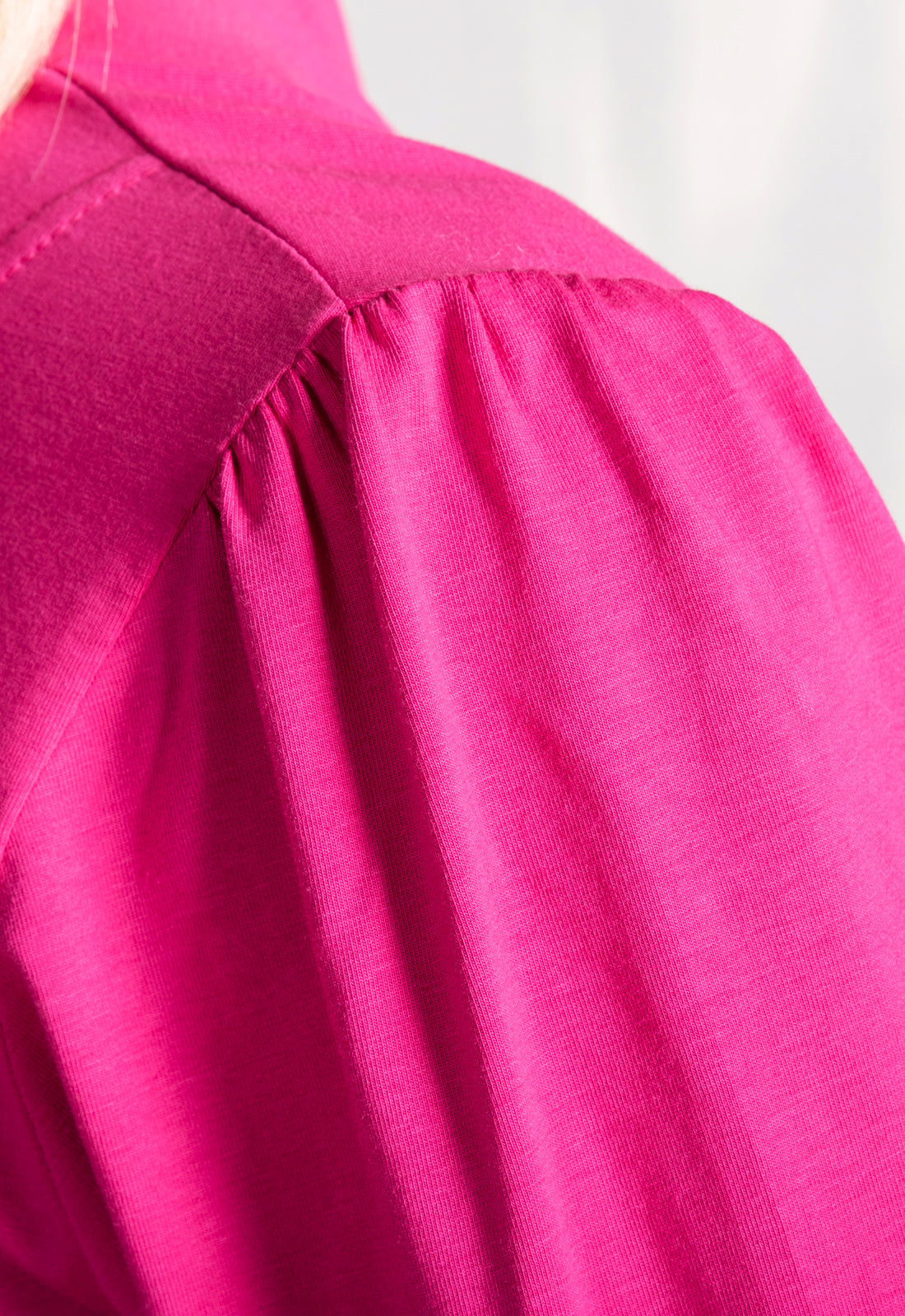 moshiki-dress-i-101-w25dress-g1-jerseykleid-emerald-v-ausschnitt image 7