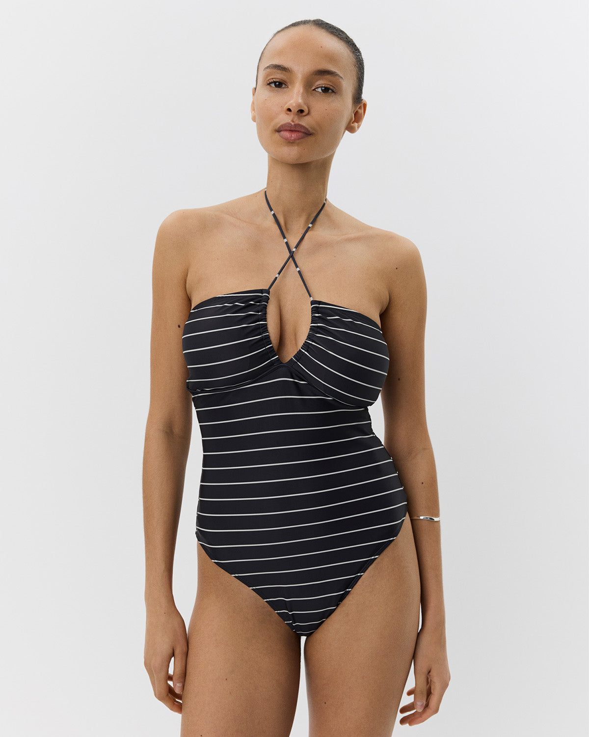 sofie-schnoor-women-chellesw-badeanzug-schwarz-gestreift image 5