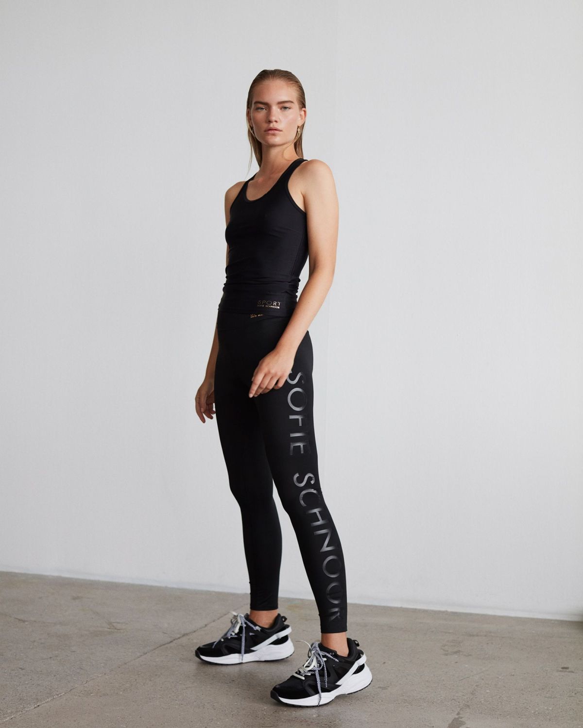 sofie-schnoor-sport-mariolasw-snos212-sporttop-schwarz-slimfit image 4