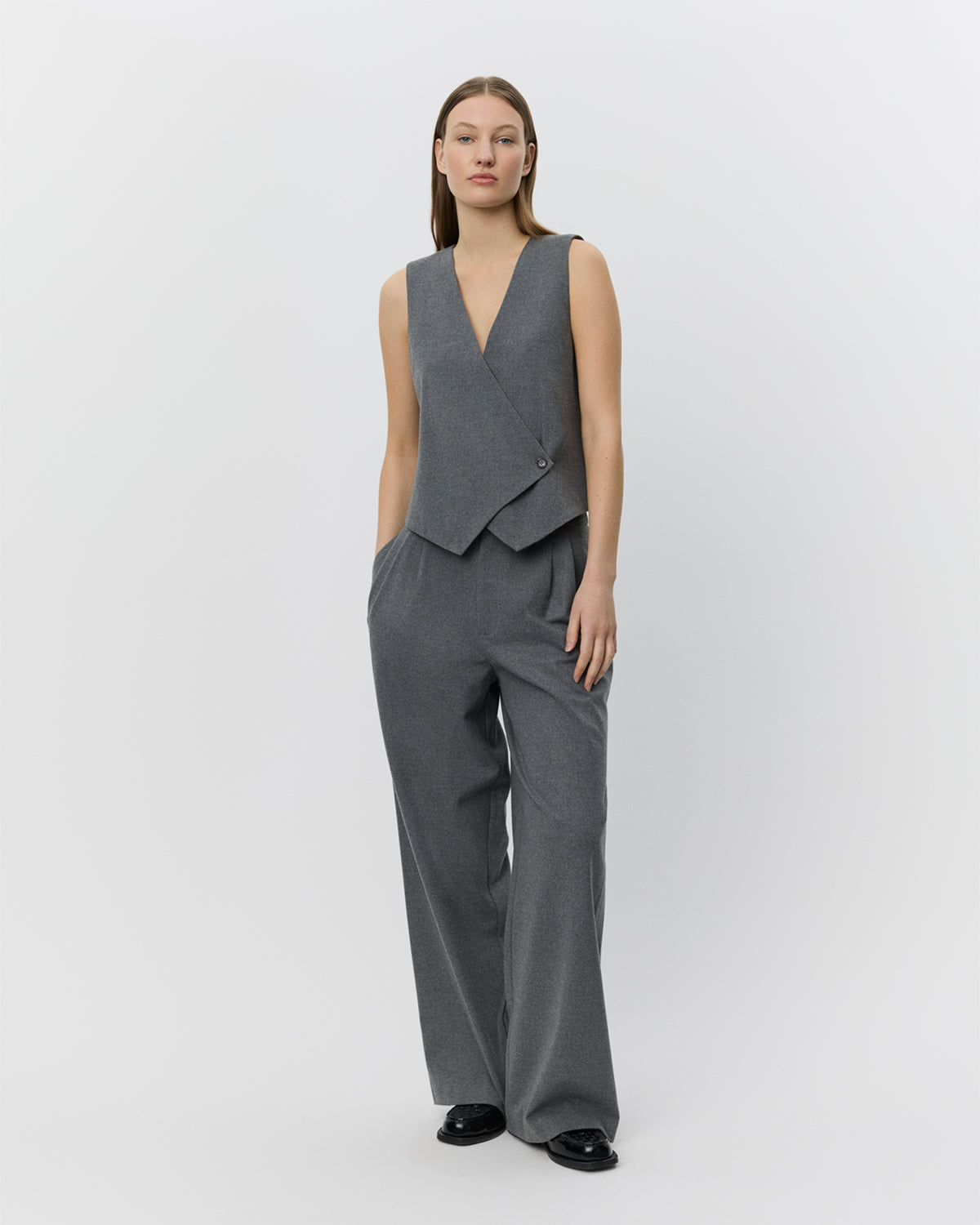 sofie-schnoor-virginiasw-weste-grau-meliert-wollmix image 2