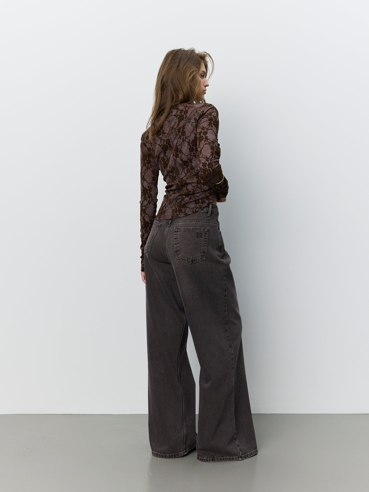sofie-schnoor-women-spitzentop-dark-plum-samt-fitted image 4