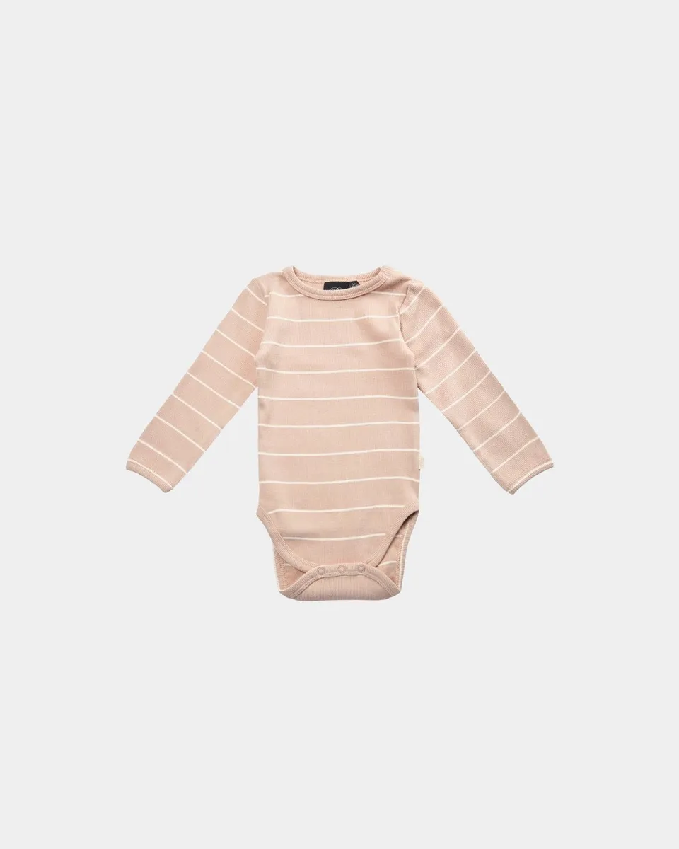 sofie-schnoor-nevadasb-babybody-nougat-gestreift-langarm image 1