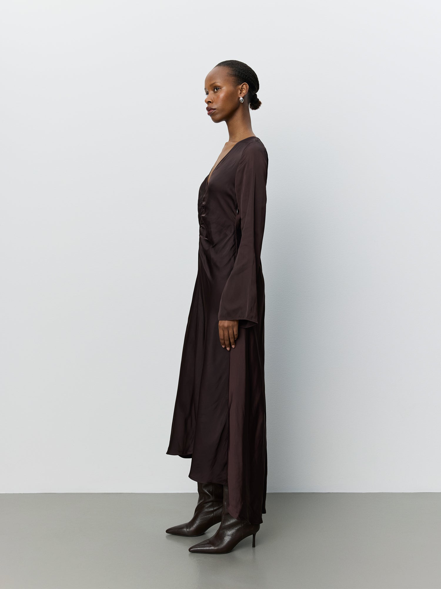 sofie-schnoor-women-malysw-v-neck-dress-dark-plum-maxi-langarm image 3
