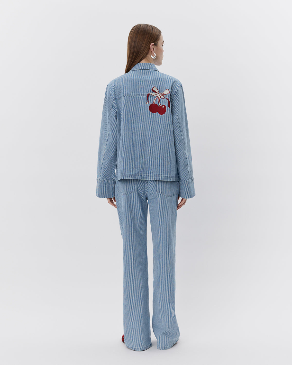 sofie-schnoor-marlosw-jacket-jeansjacke-hellblau-kirsch-print image 4