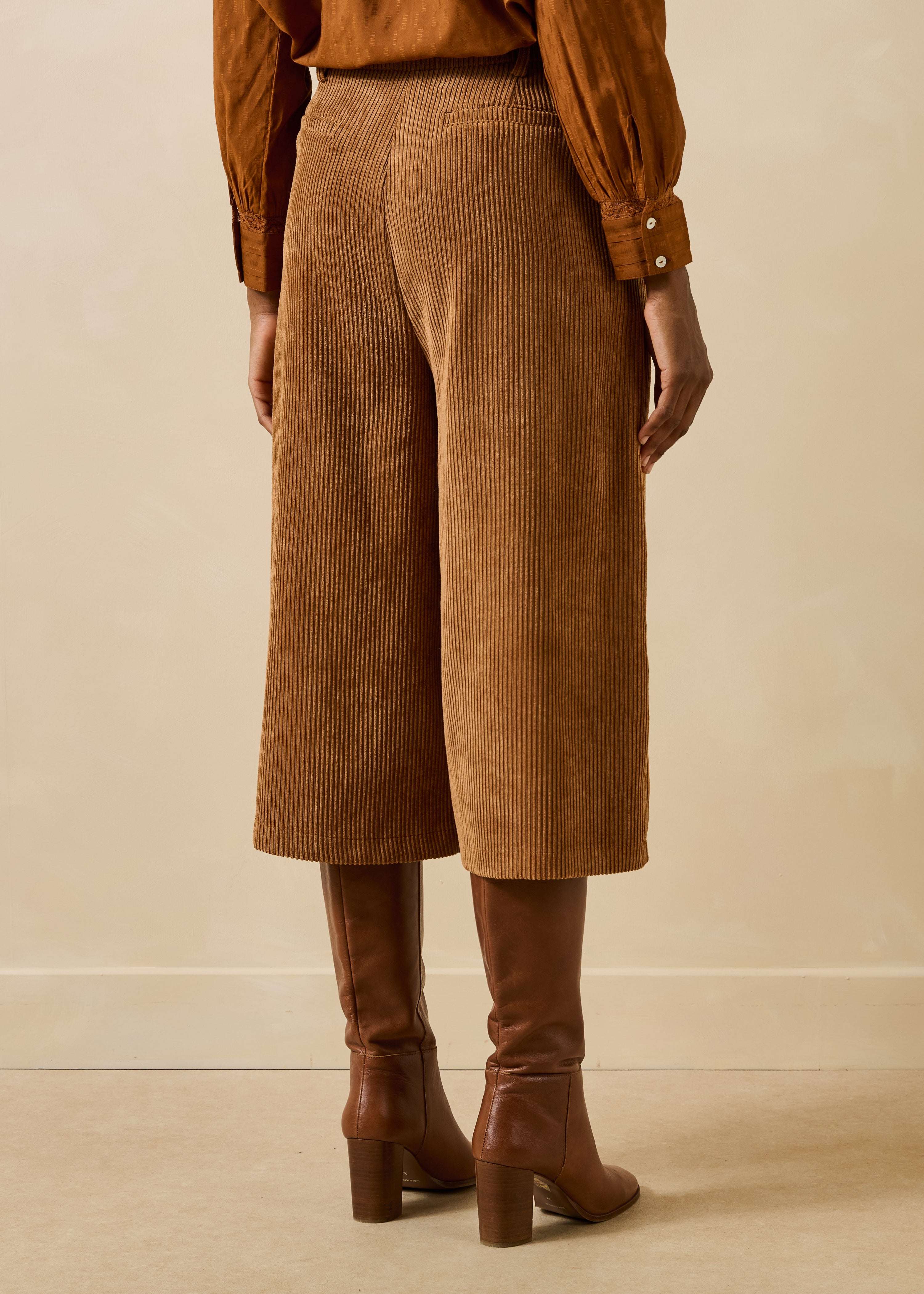 la-f-e-marabout-e-galiope-bermuda-shorts-cord-cognac image 3