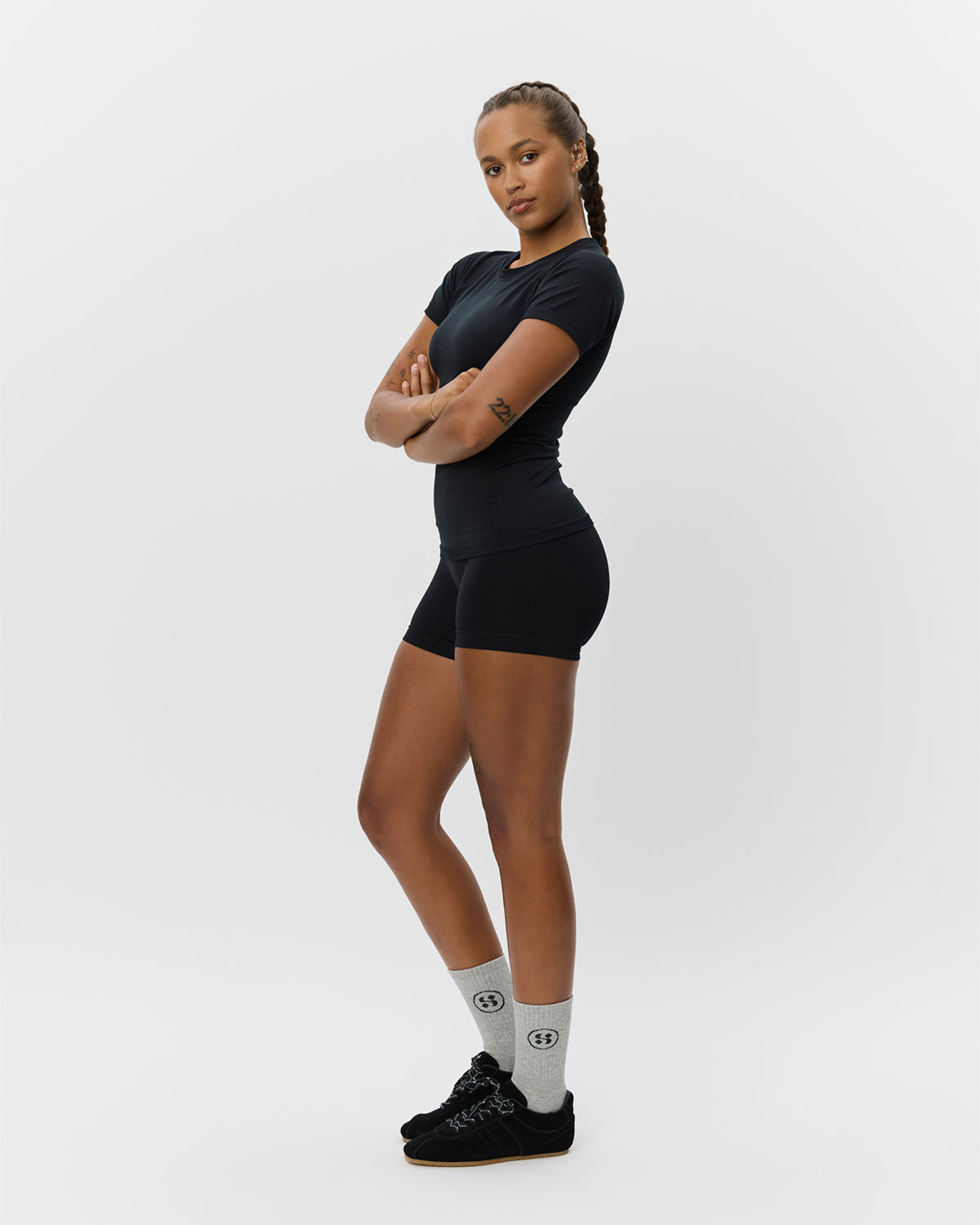 sofie-schnoor-sport-kalliespo-t-shirt-schwarz-nahtlos image 3