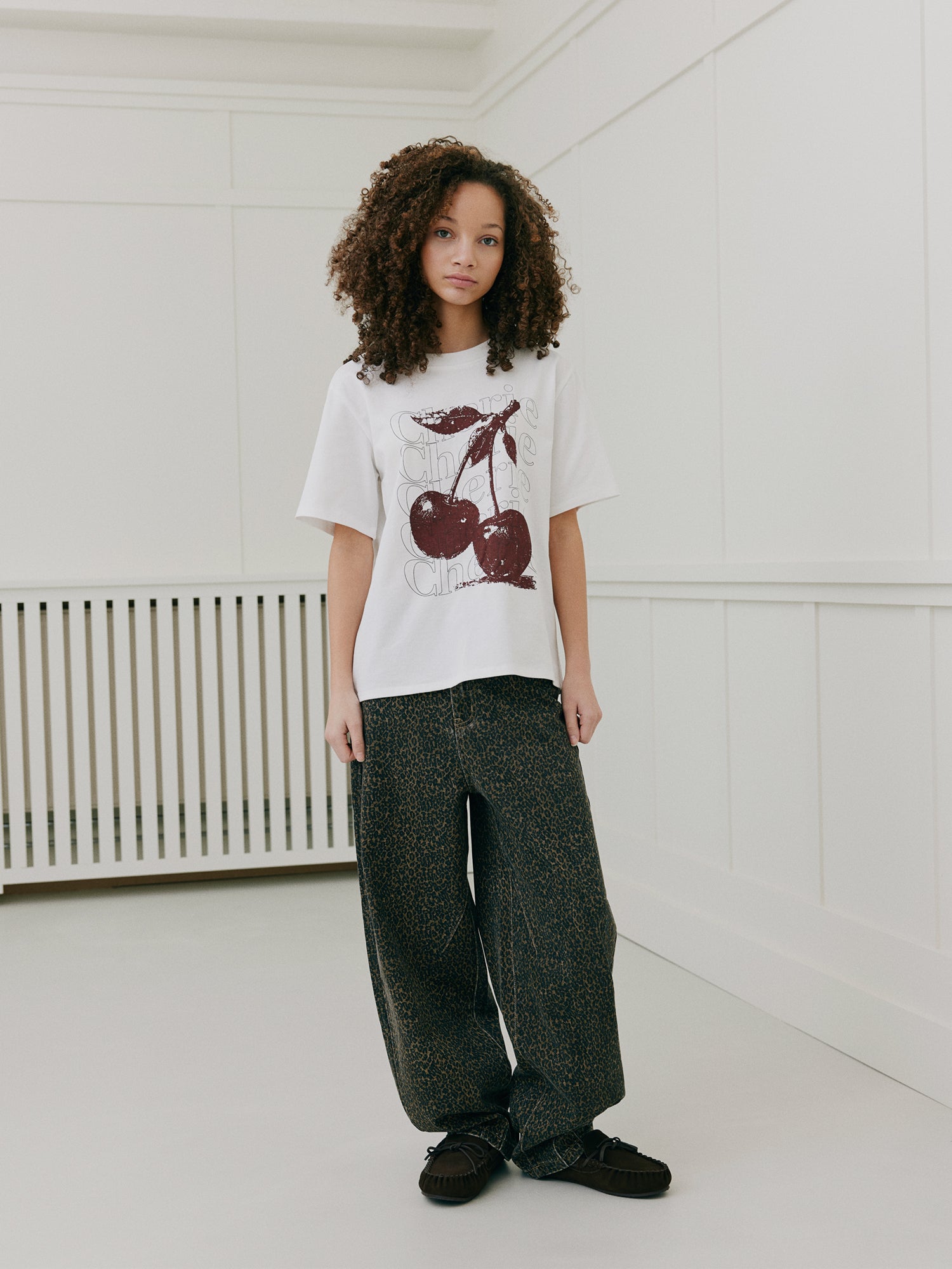 sofie-schnoor-young-zenasy-t-shirt-off-white-kirschprint image 2