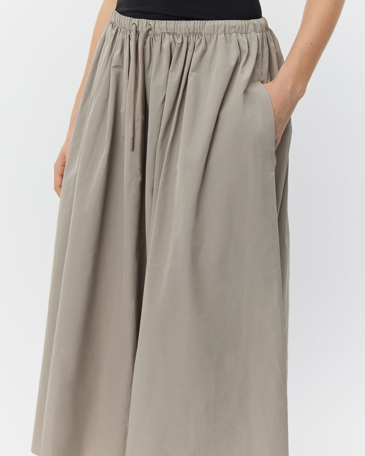 sofie-schnoor-women-juneausw-midi-rock-dusty-green-taschen image 5