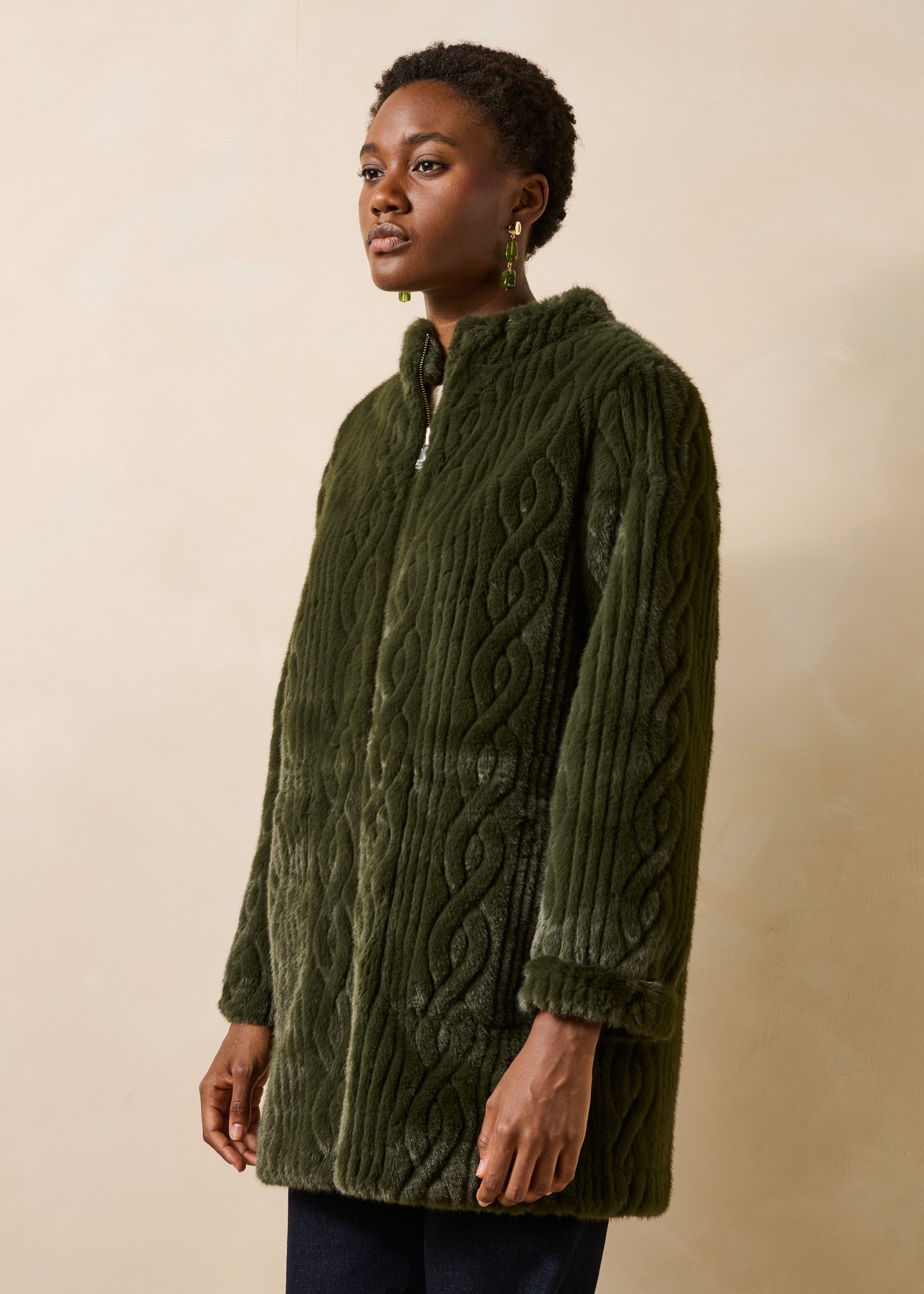 la-f-e-marabout-e-gevori-mantel-khaki-wendekunstfell image 1