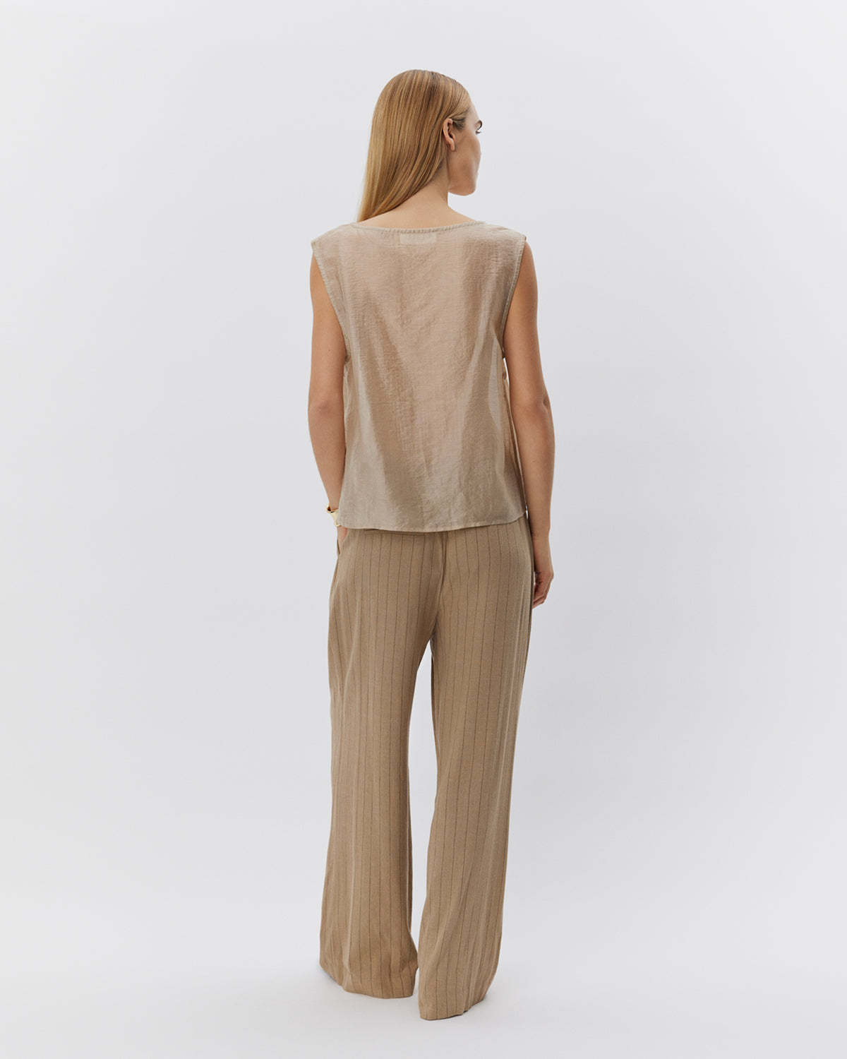 sofie-schnoor-women-bonniesw-top-beige-lyocell-v-ausschnitt image 3