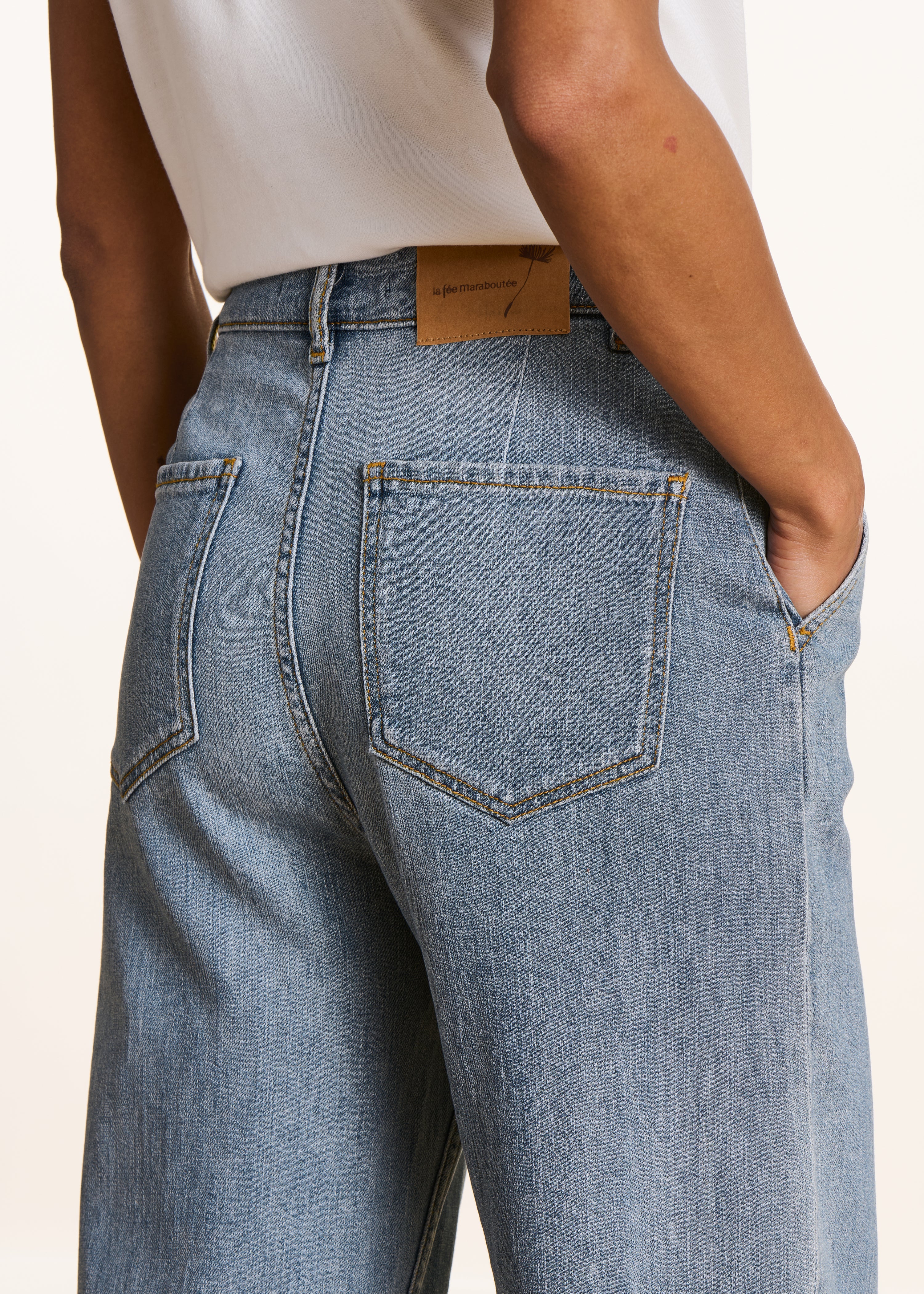 la-f-e-marabout-e-boyfriend-jeans-hellblau-bio-7-8 image 5