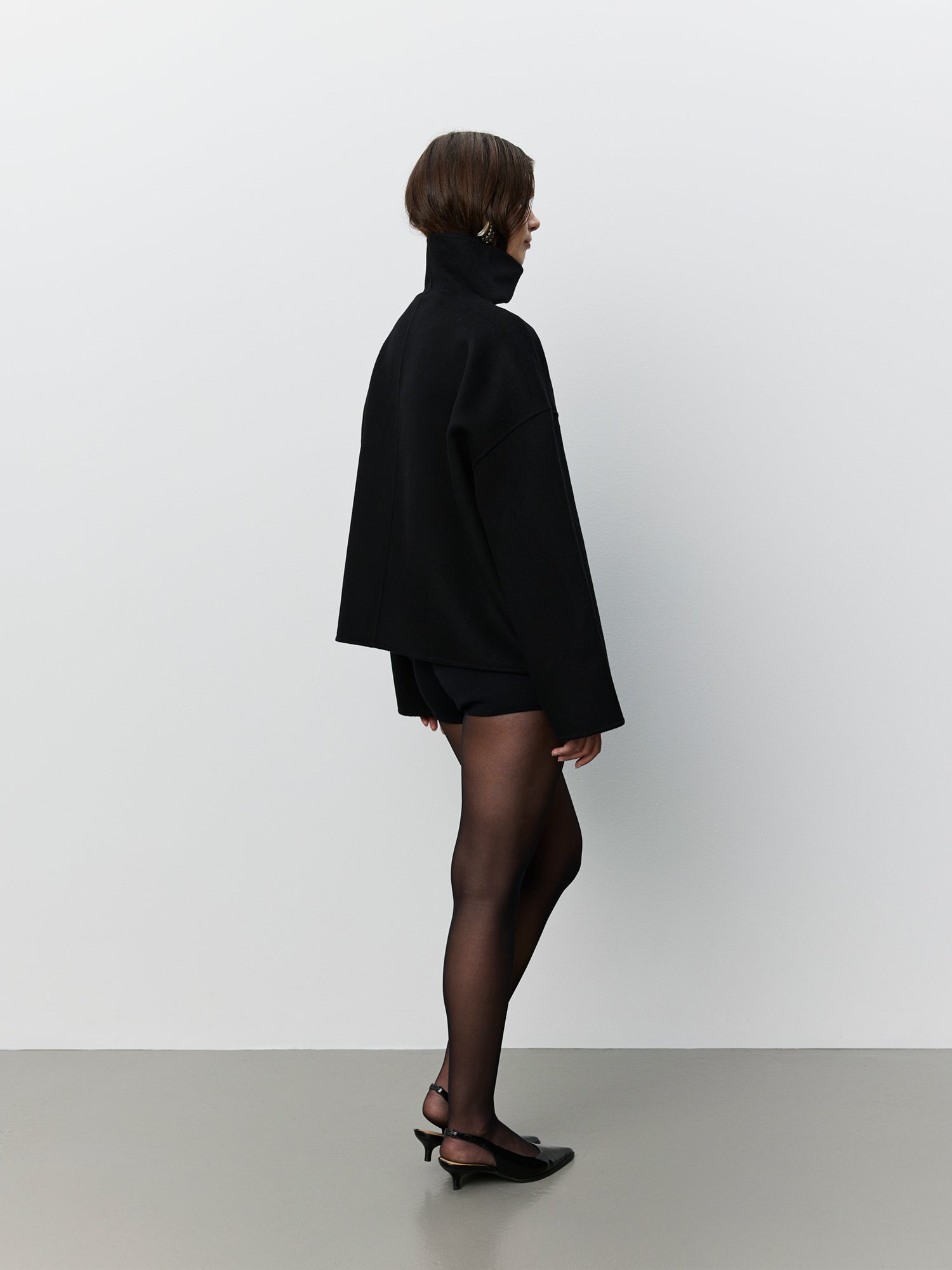 sofie-schnoor-icon-014-funnel-neck-jacke-wolle-schwarz image 4