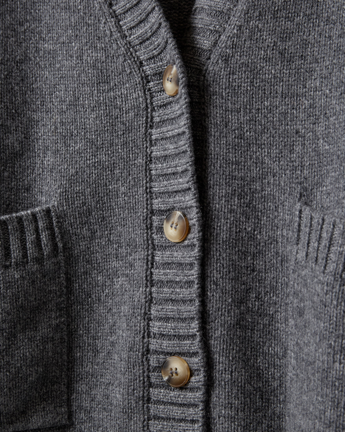 sofie-schnoor-women-elowensw-strickjacke-grau-melange-wolle image 7