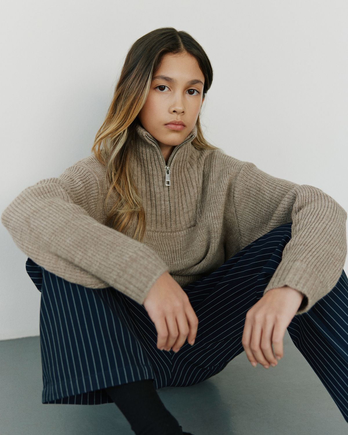 sofie-schnoor-young-pilosy-strickpullover-beige-oversize image 3