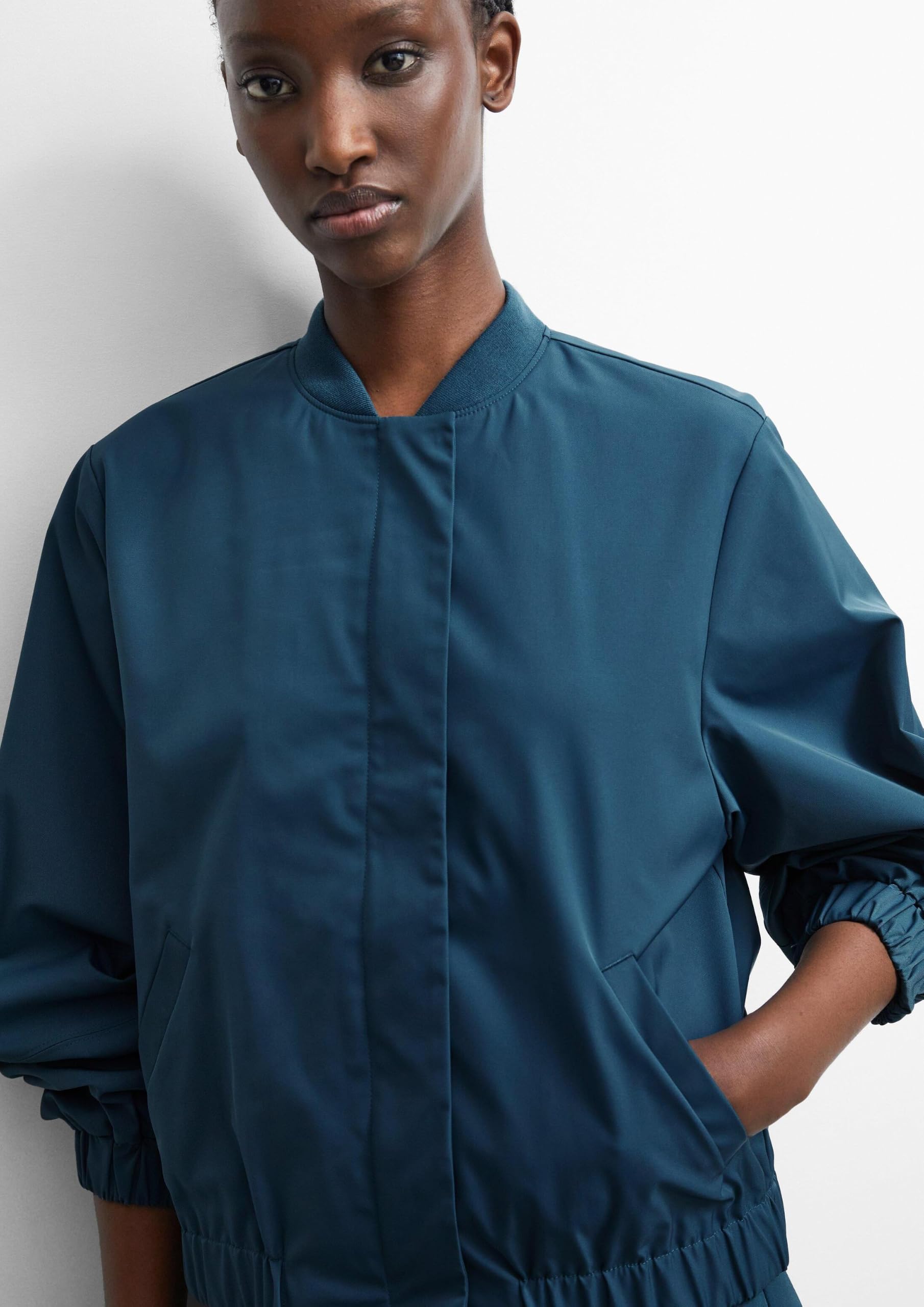 comma-jackets-indoor-jacke-nylon-boxy-bomberkragen image 3