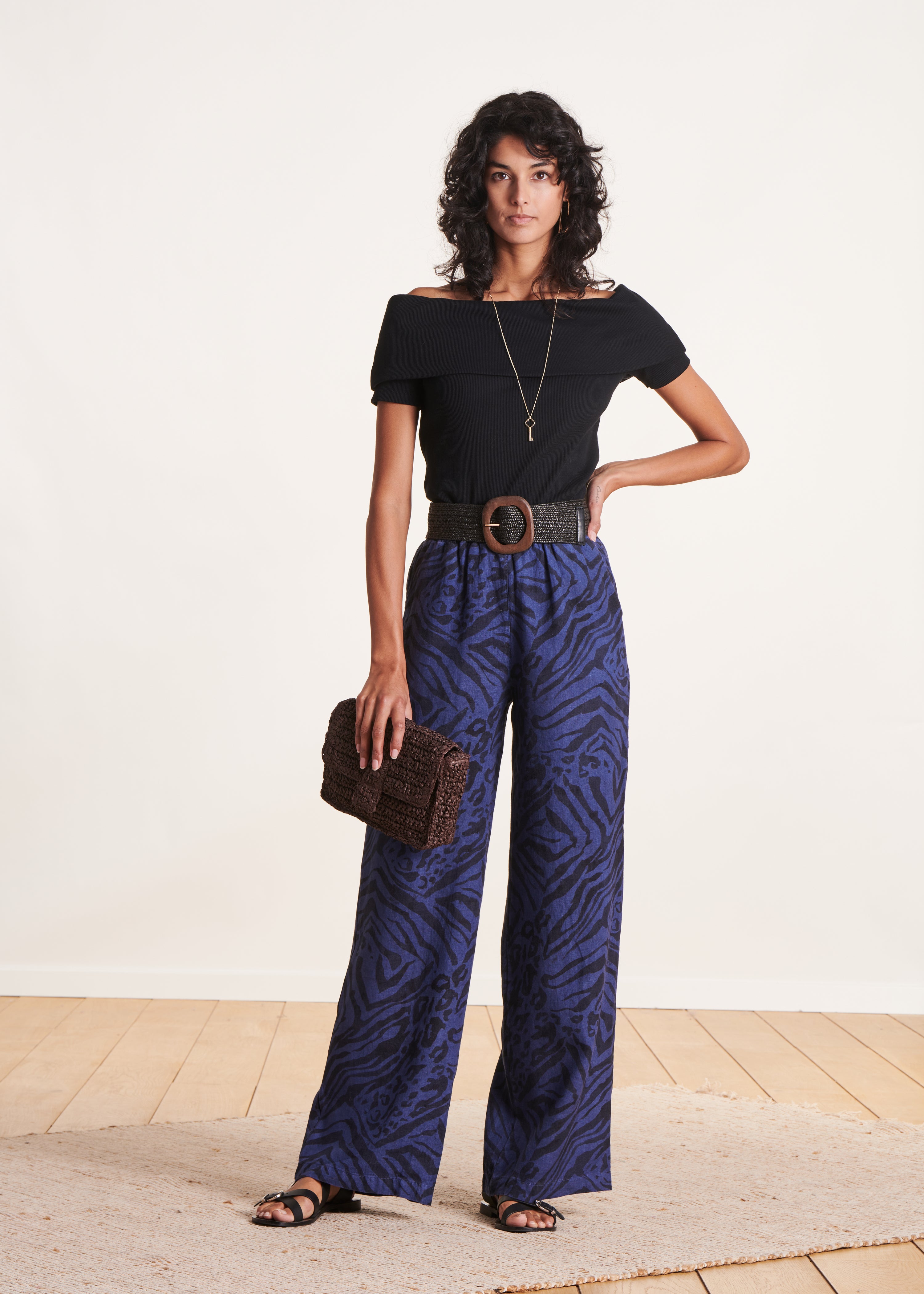 la-f-e-marabout-e-pacoa-hose-blau-leinen-animalprint-weit image 1