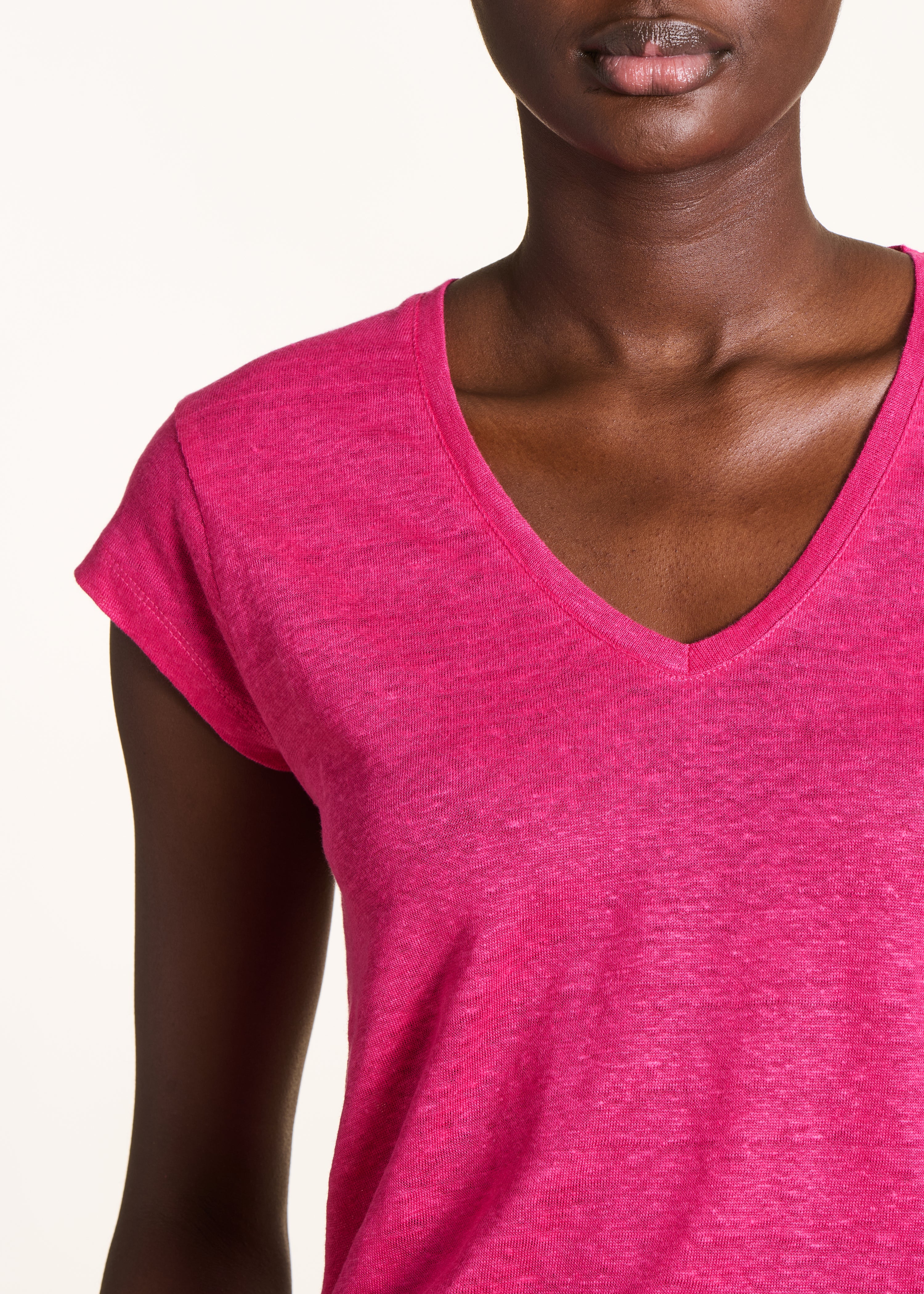 la-f-e-marabout-e-davia-t-shirt-fuchsia-leinen-v-ausschnitt image 5