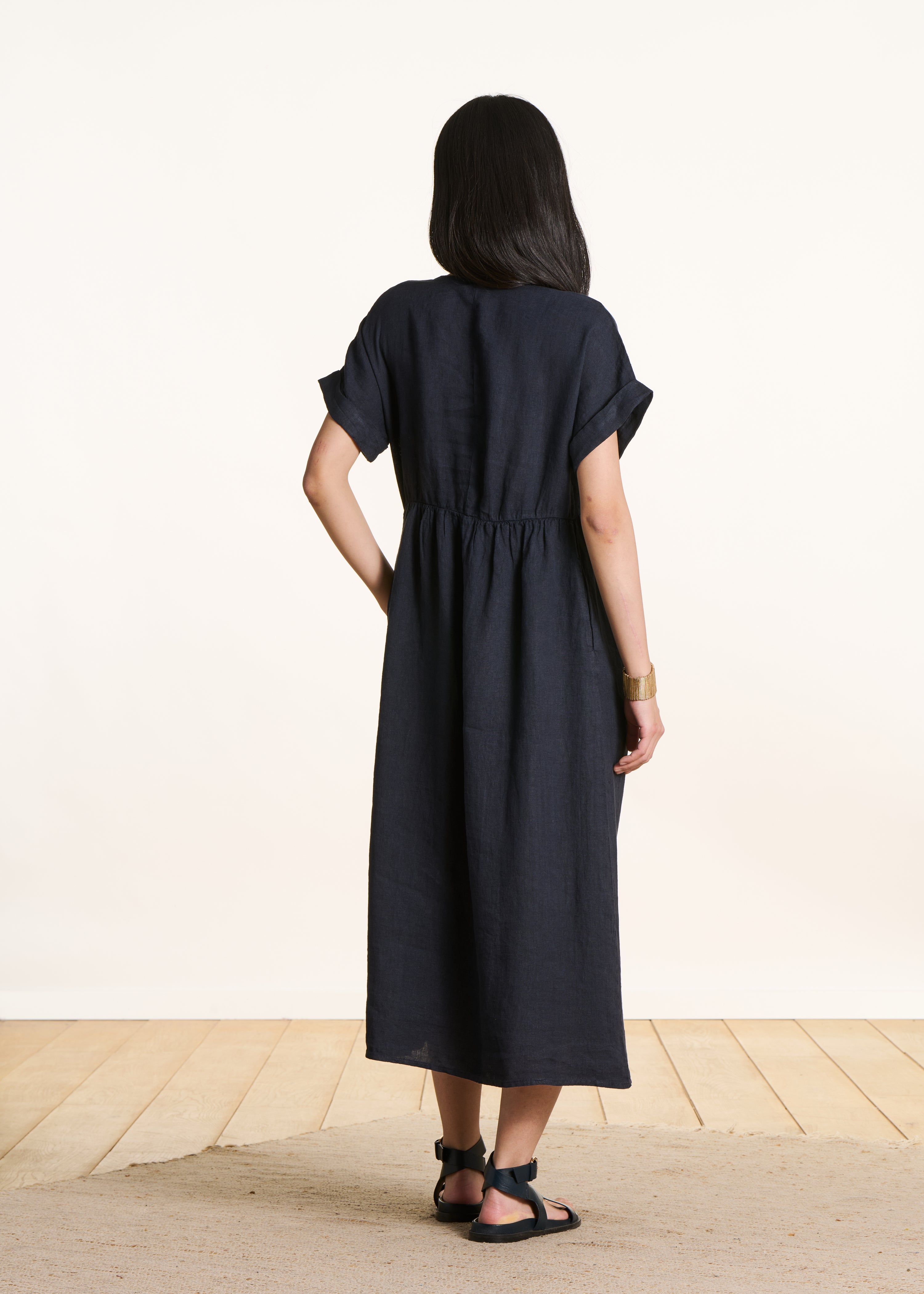 la-f-e-marabout-e-darling-maxikleid-blau-leinen-v-ausschnitt image 2