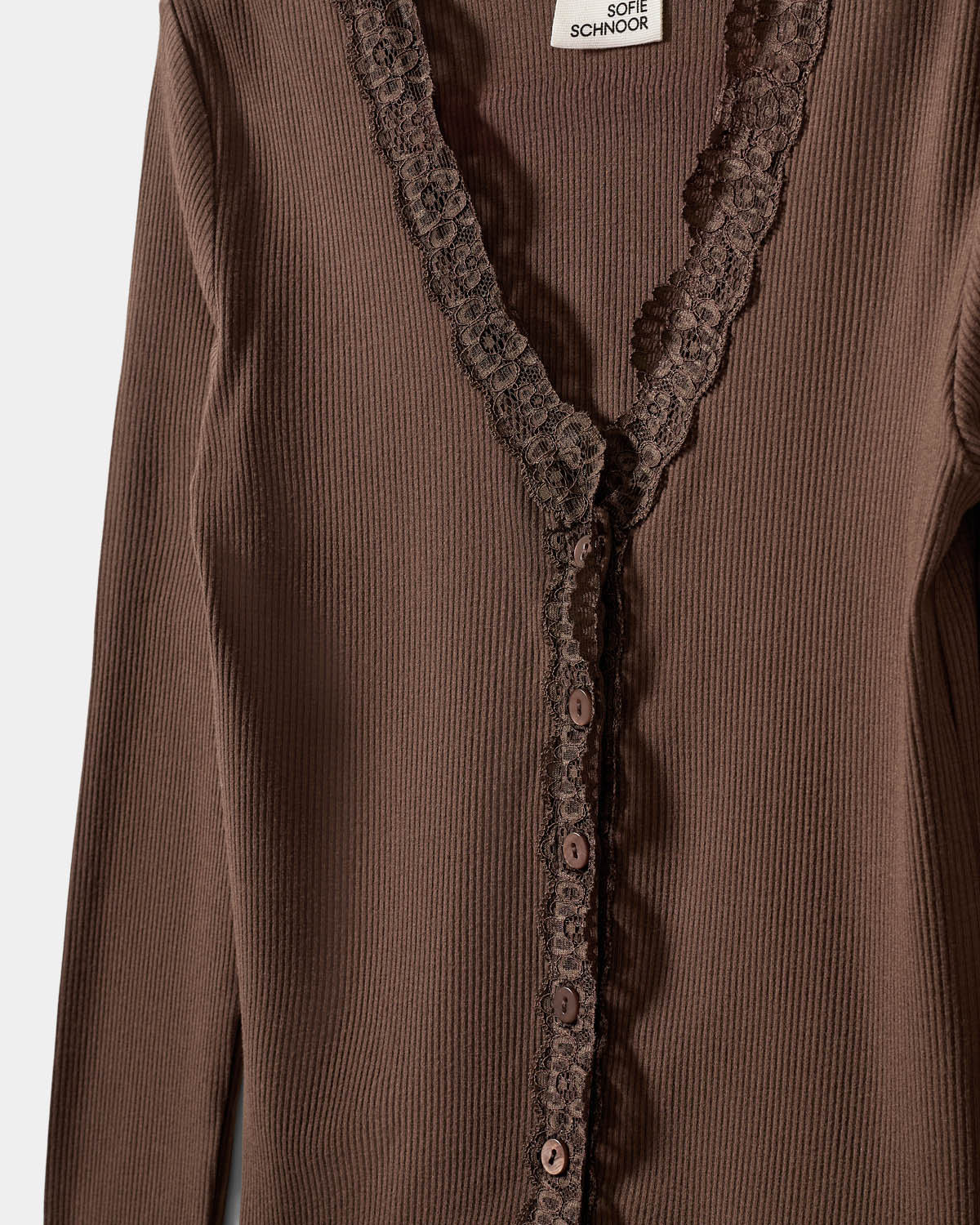 sofie-schnoor-young-anyiasy-cardigan-braun-spitze image 3