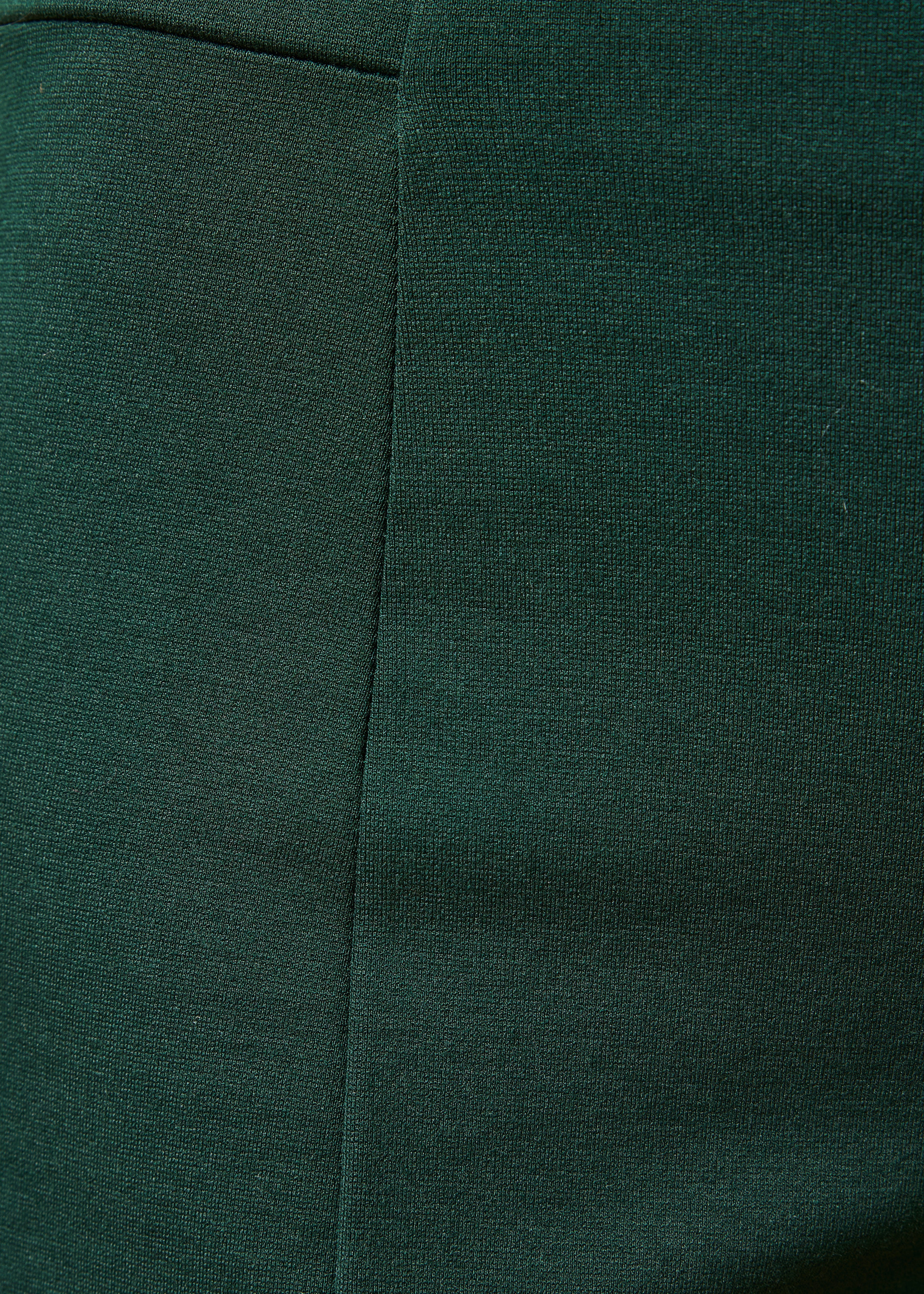 la-f-e-marabout-e-emiora-hose-cropped-gr-n-weit image 4