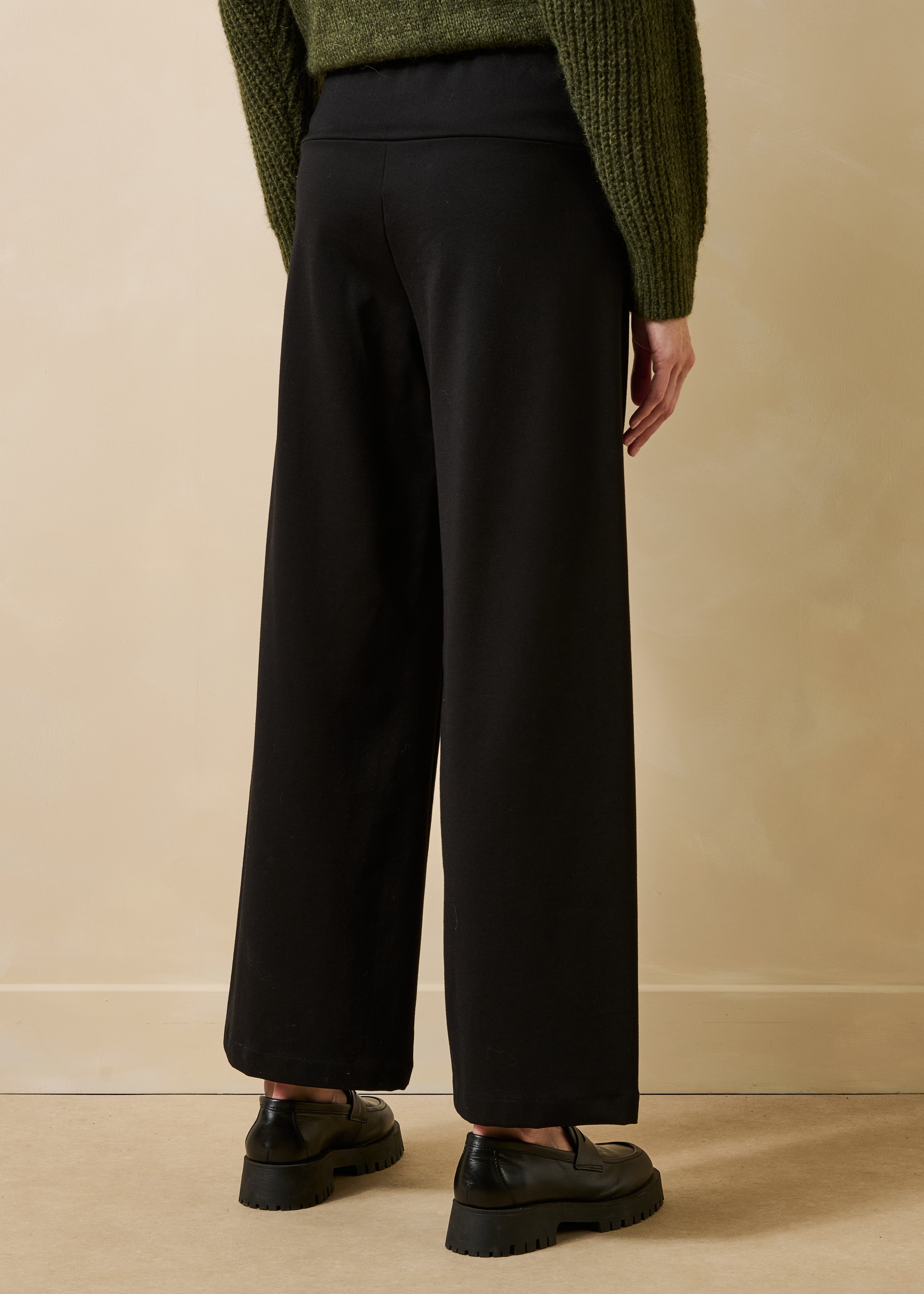 la-f-e-marabout-e-emiora-hose-damen-schwarz-cropped image 3
