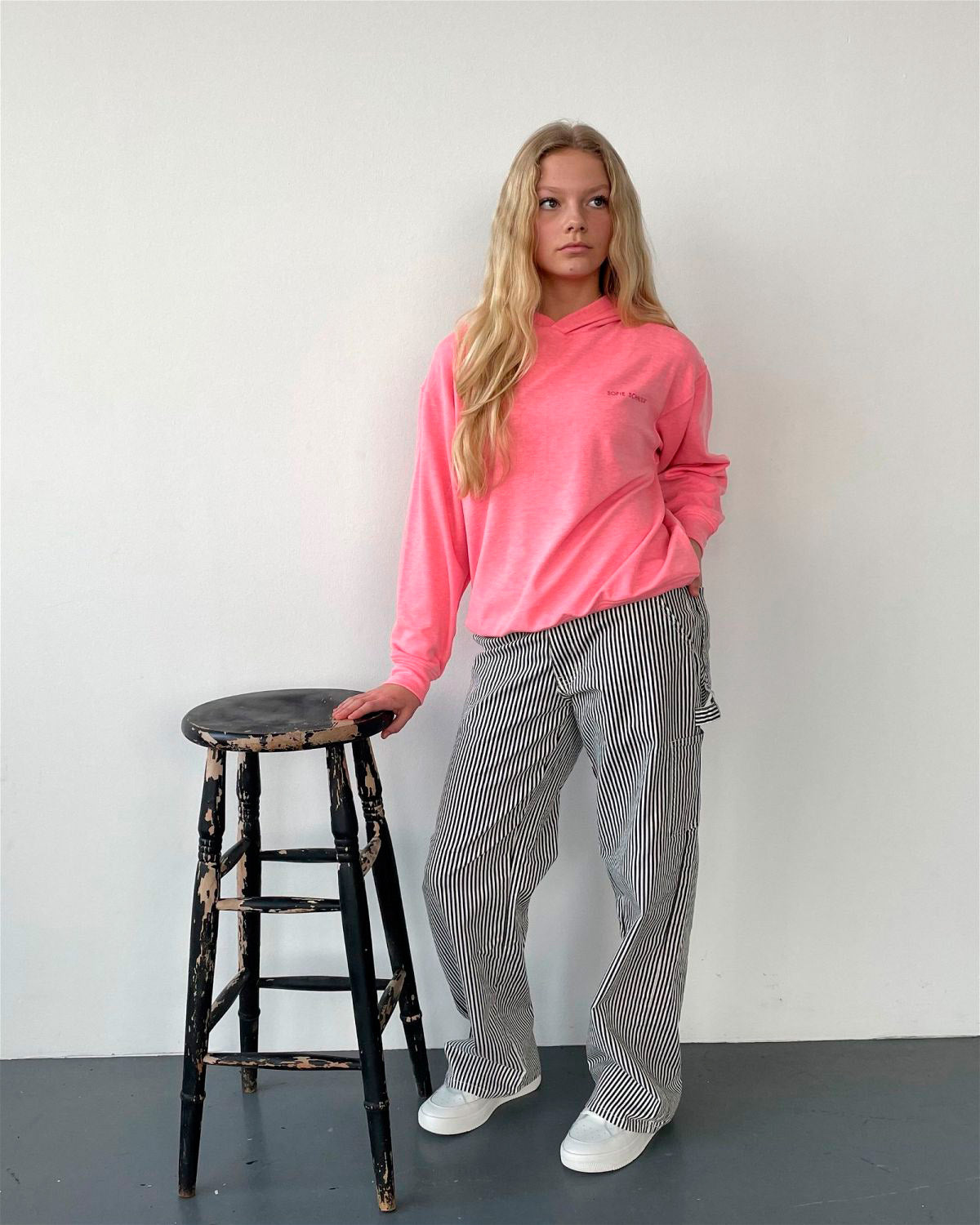 sofie-schnoor-young-gittesy-hose-grey-striped-stretch image 4