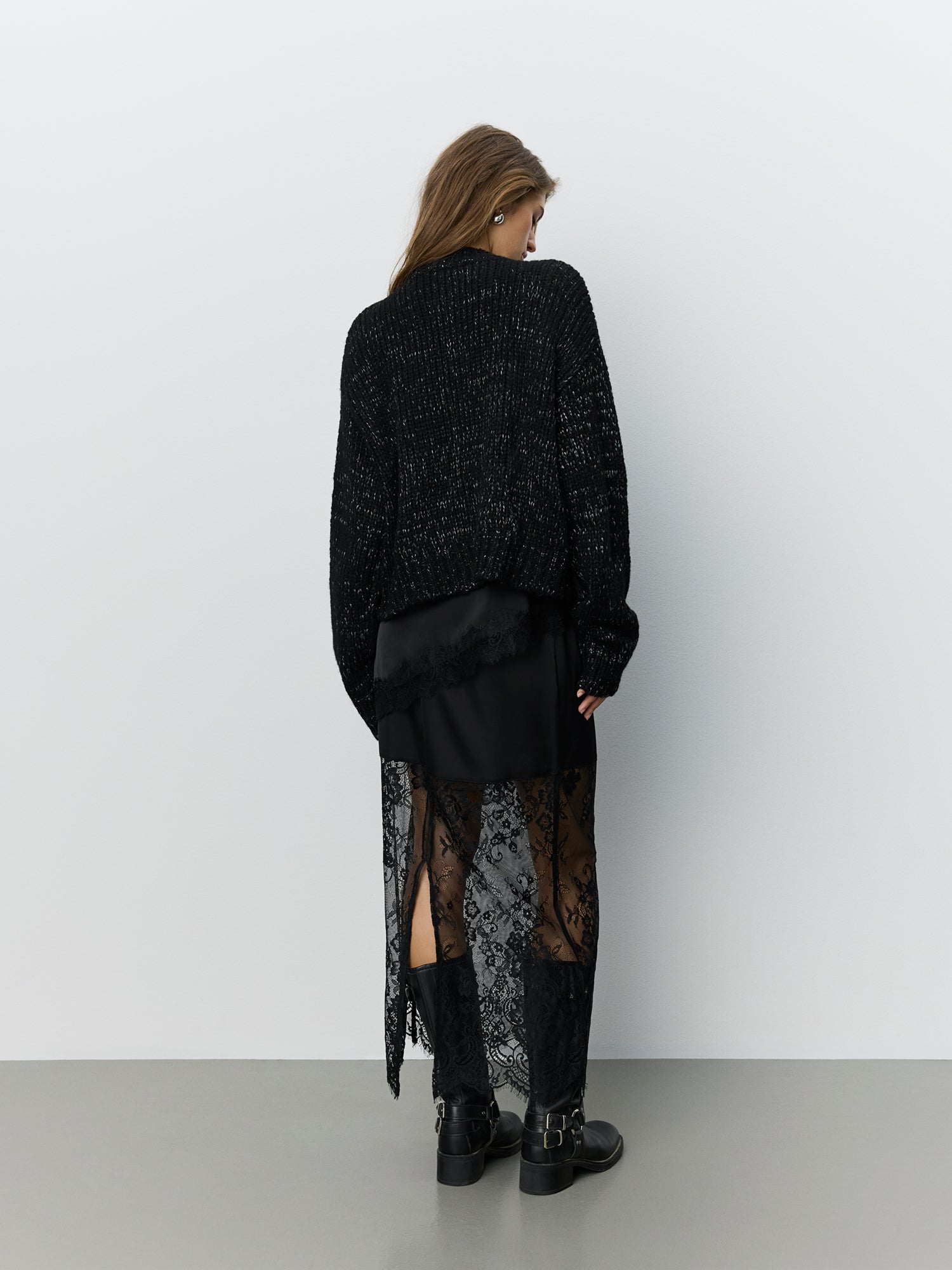 sofie-schnoor-women-pilasw-cardigan-schwarz-glitzer-wolle image 4