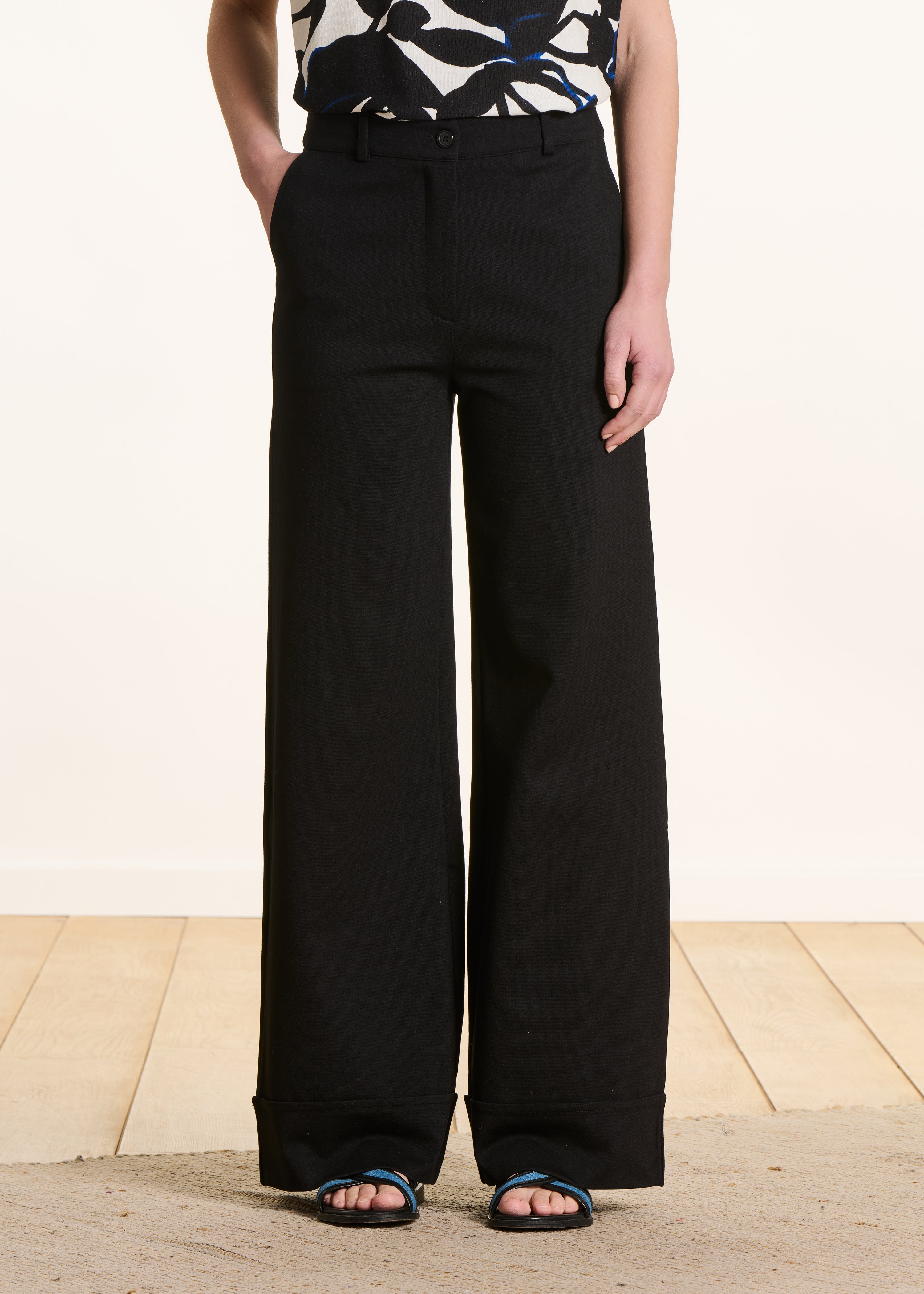 la-f-e-marabout-e-enyra-hose-schwarz-high-waist image 2
