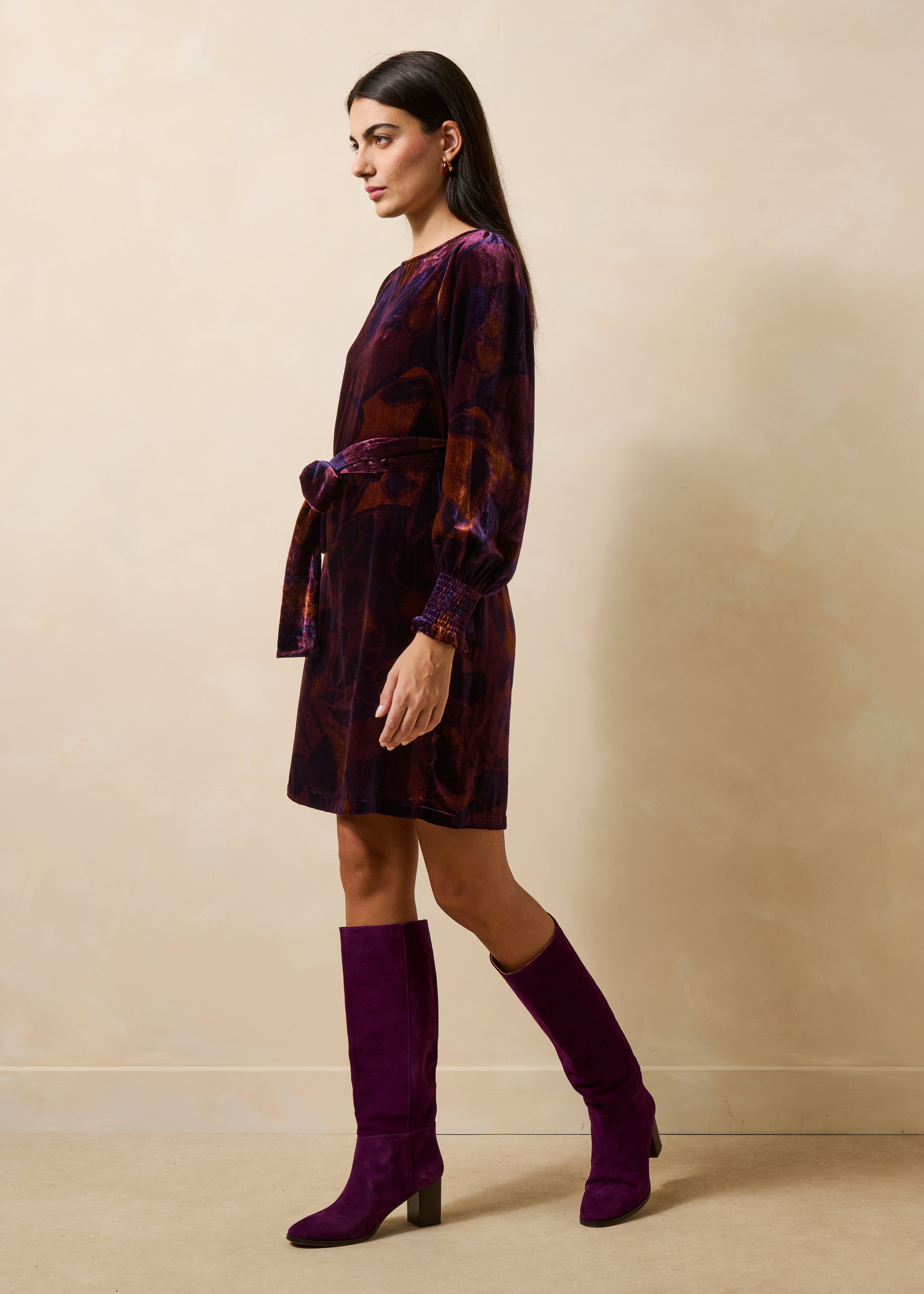 la-f-e-marabout-e-etna-kleid-lila-velours-floral-langarm image 1