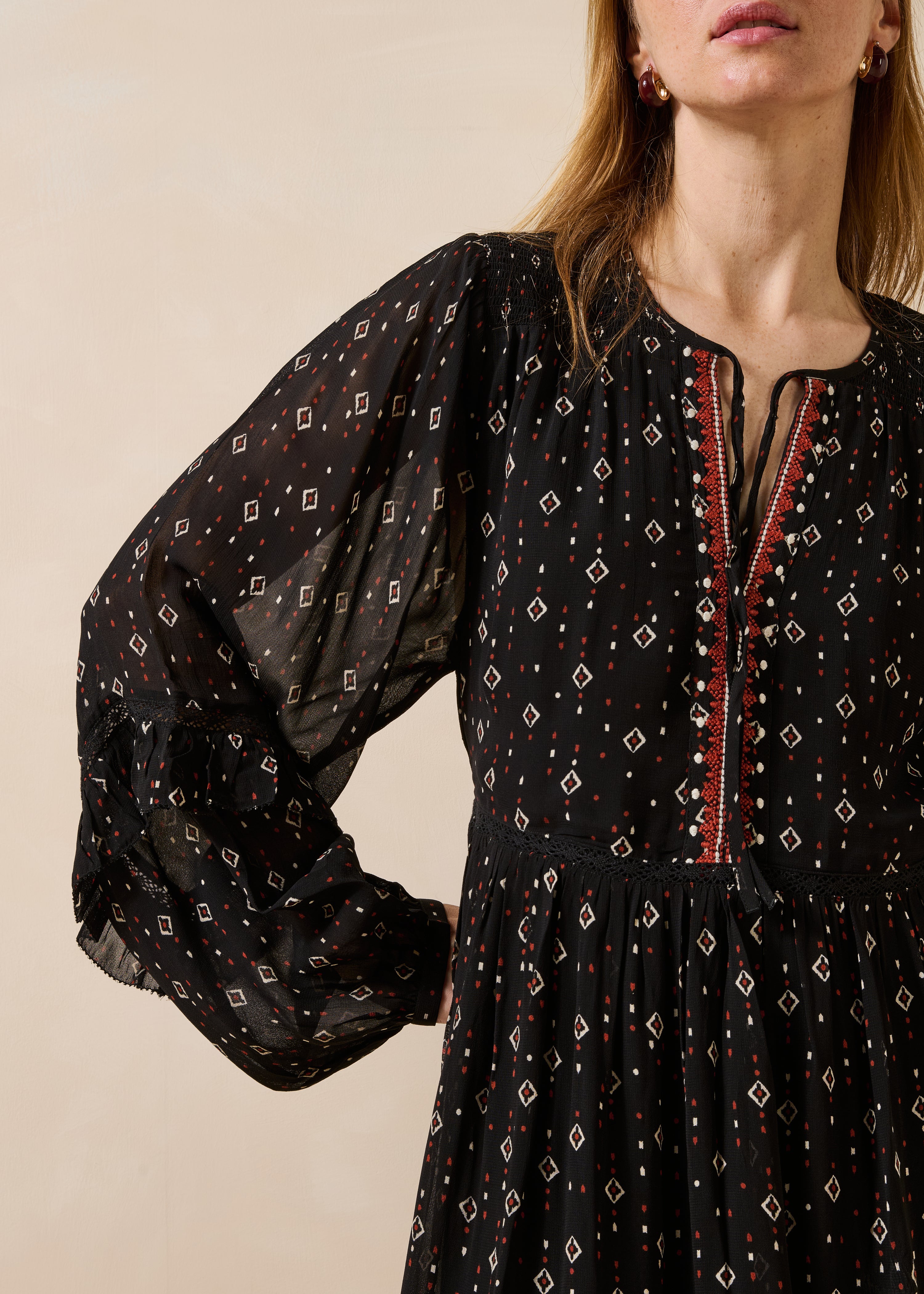 la-f-e-marabout-e-gumia-kleid-schwarz-boho-spitze-volant image 5