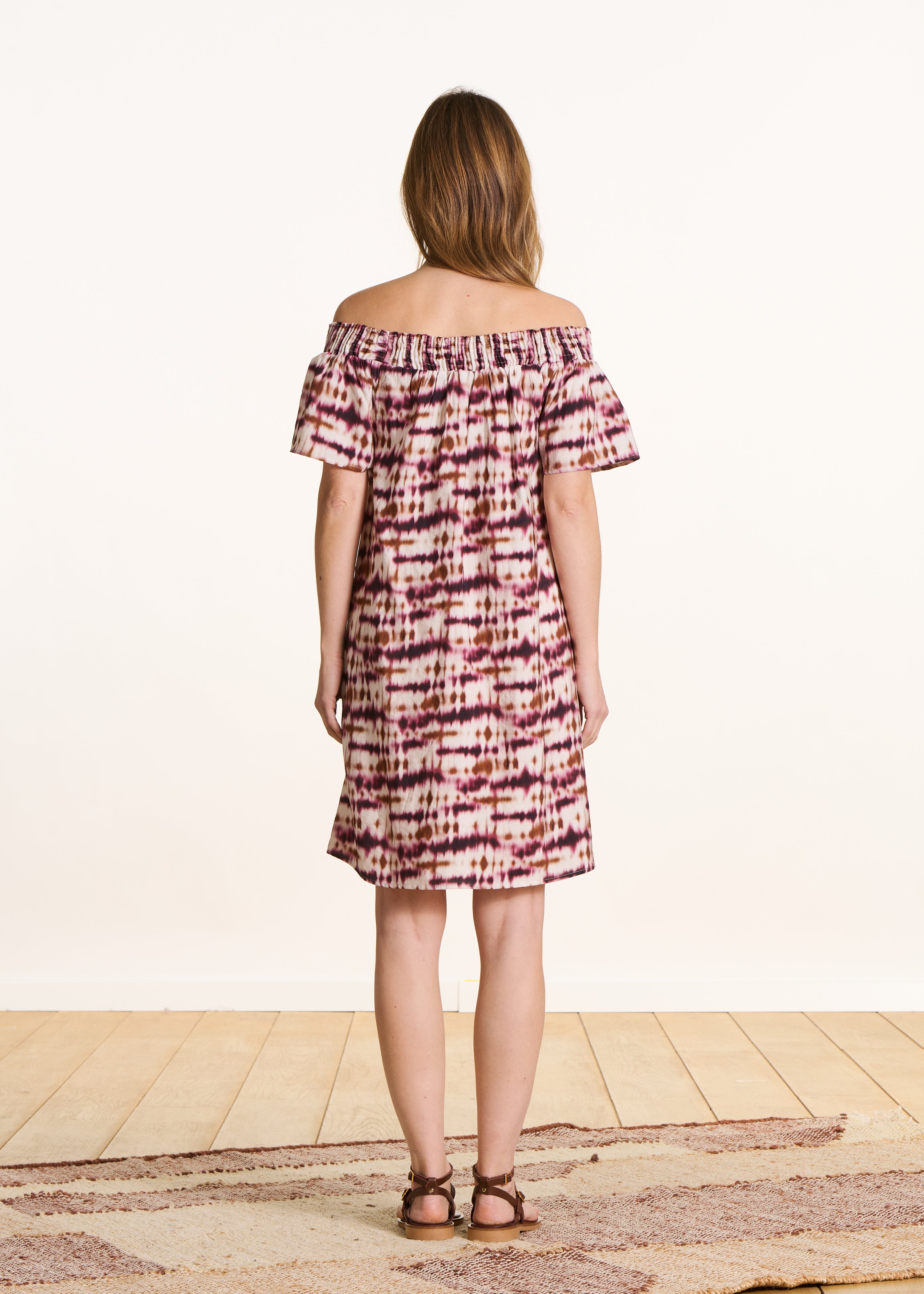 la-f-e-marabout-e-kleid-bordeaux-tie-dye-schulterfrei-34-46 image 4