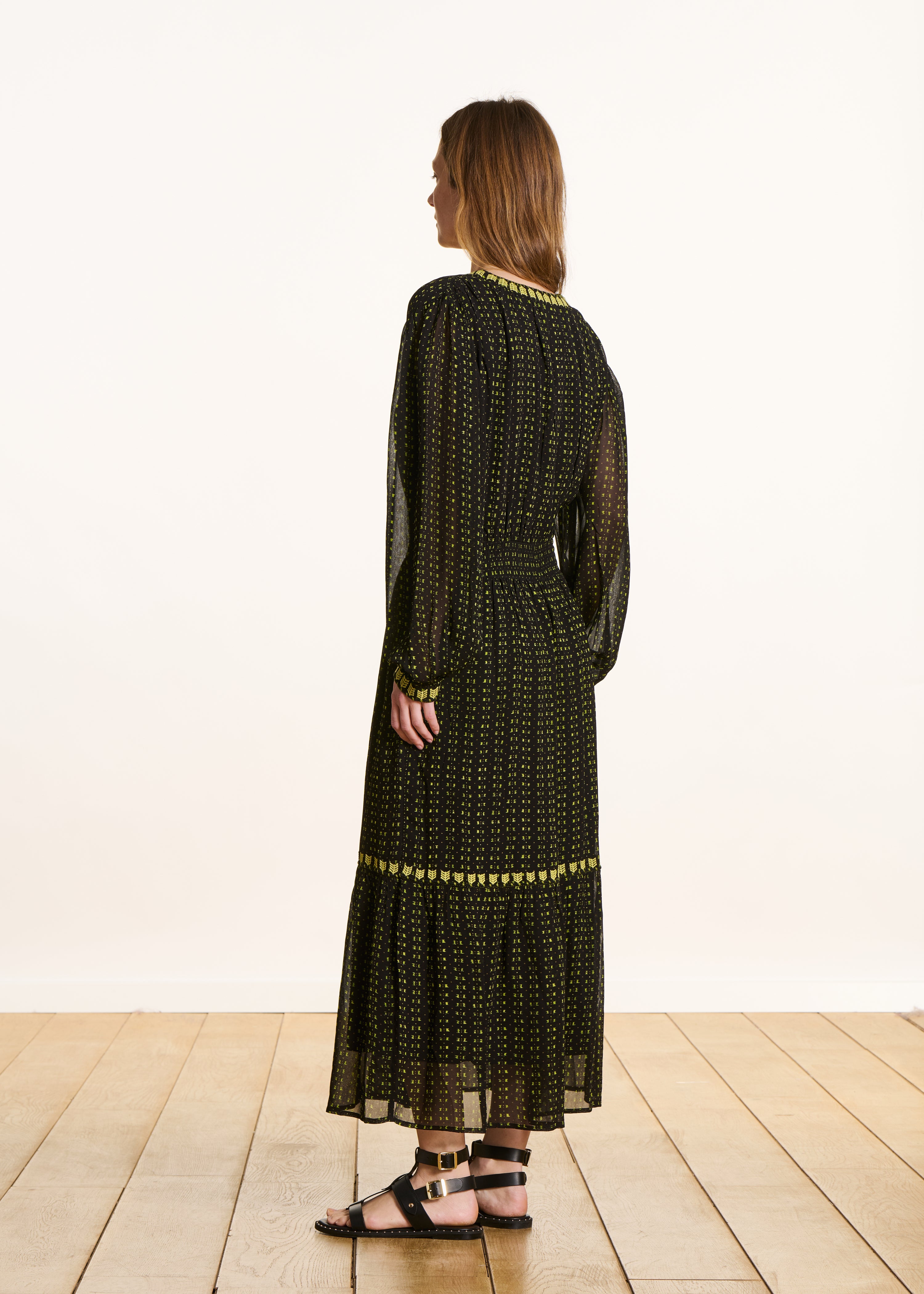 la-f-e-marabout-e-ebou-maxikleid-schwarz-bestickt-langarm image 3