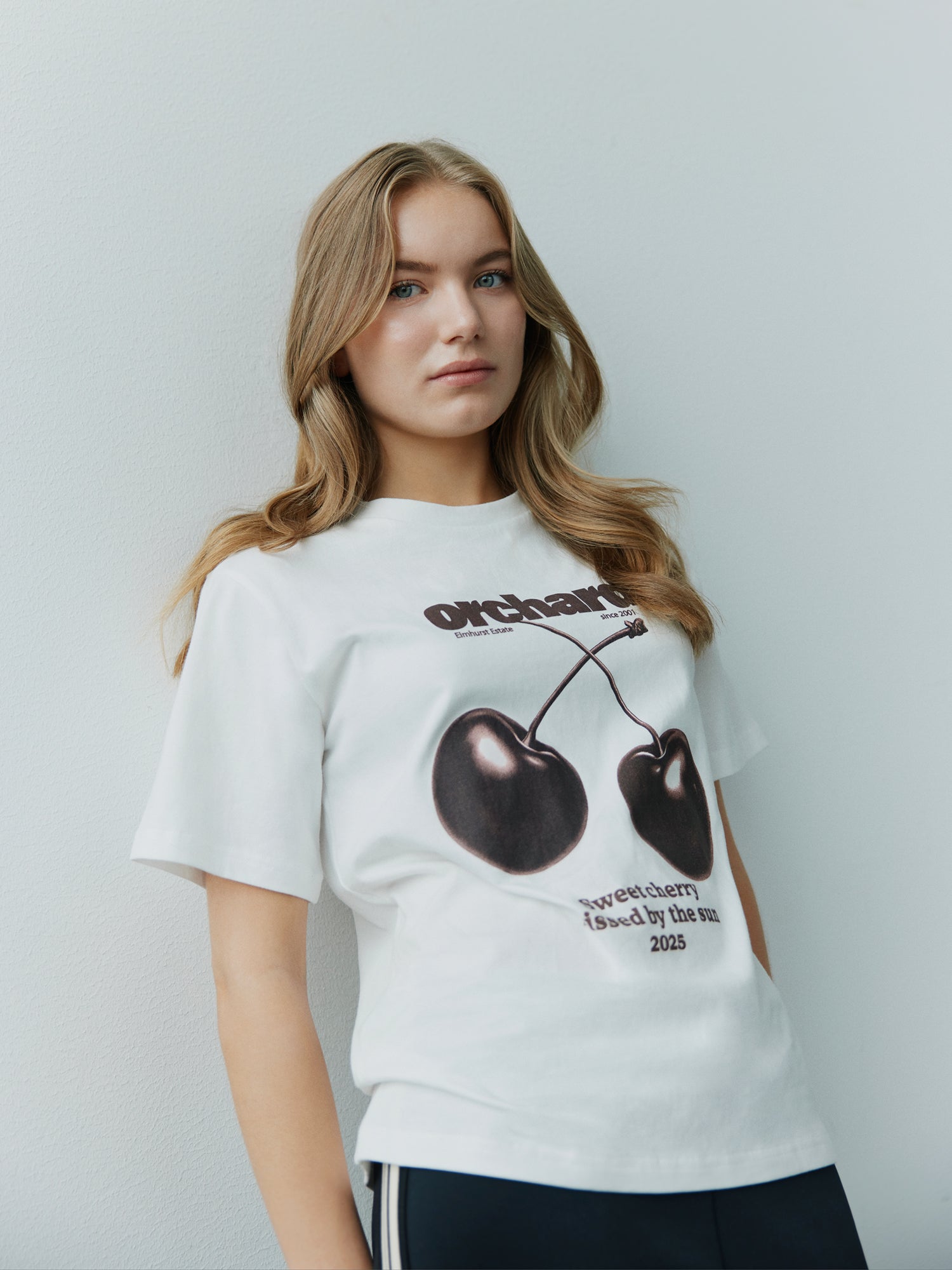 sofie-schnoor-young-zenasy-t-shirt-off-white-kirschprint-baumwolle image 2