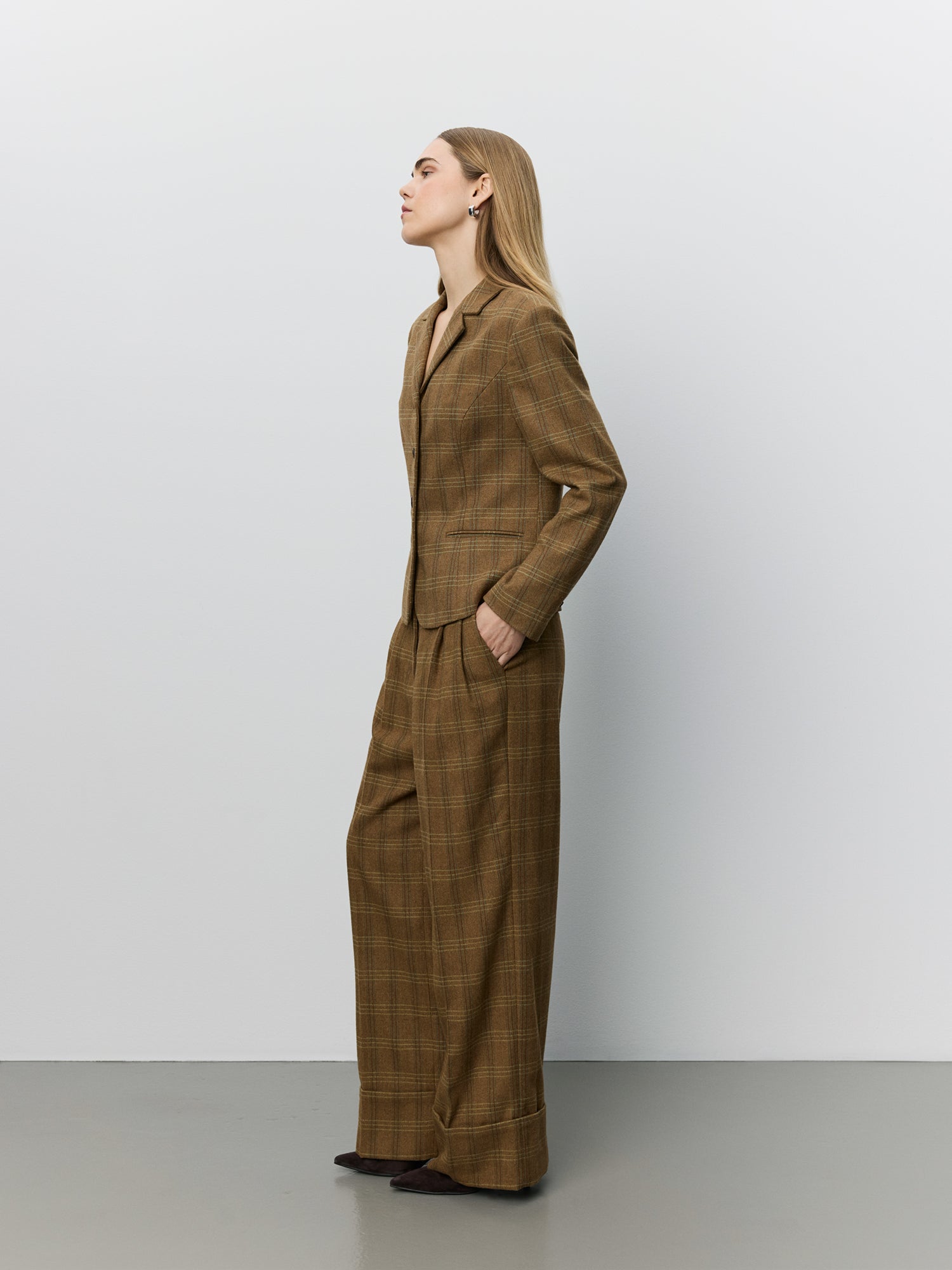 sofie-schnoor-women-poppysw-blazer-maple-brown-check image 3