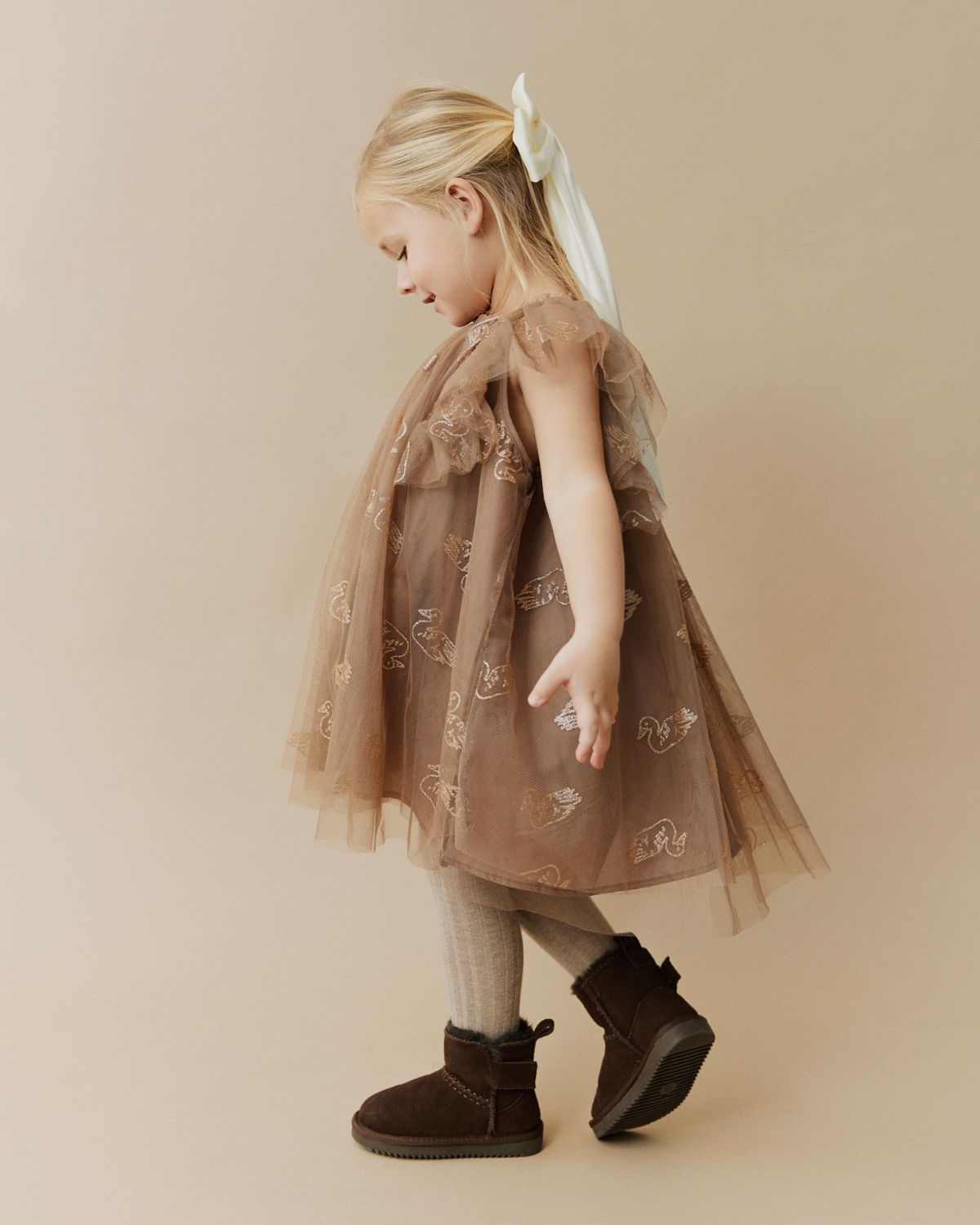 sofie-schnoor-kids-blossomsk-kleid-braun-schwan image 3