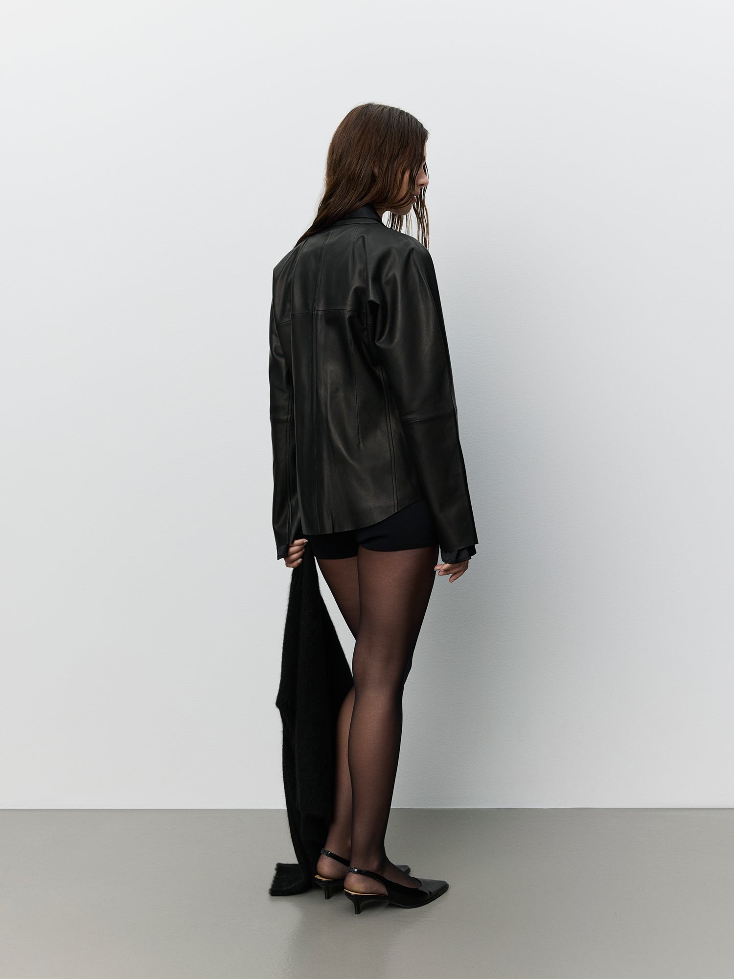 sofie-schnoor-women-icon-021-lirasw-lederhemd-schwarz-36 image 4