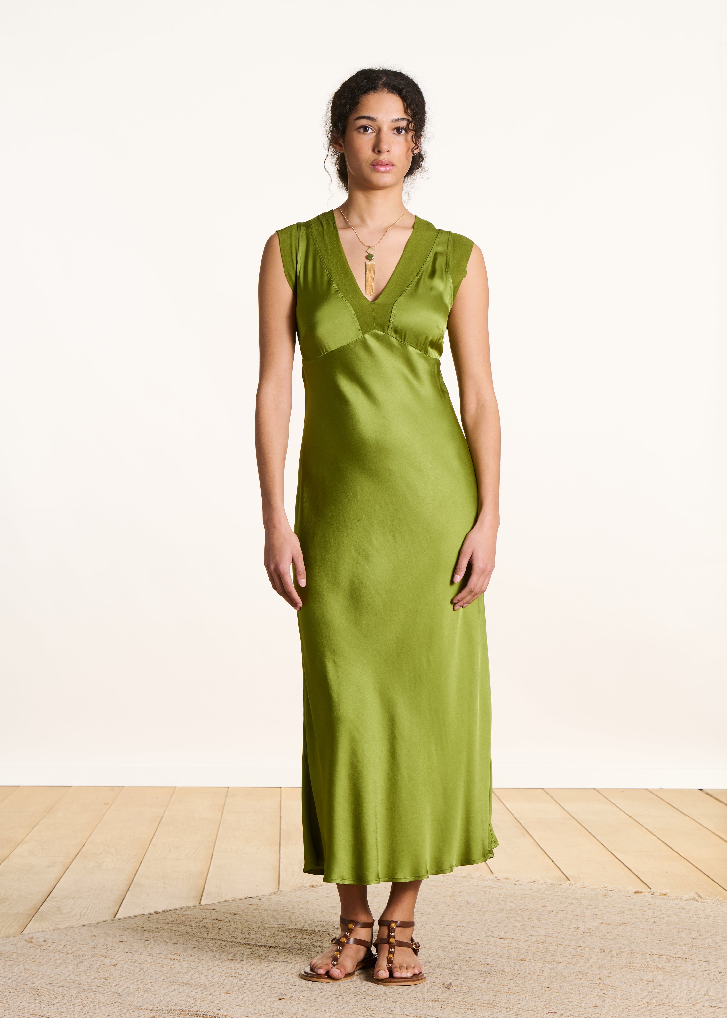 la-f-e-marabout-e-robe-satinkleid-gr-n-lang-rmellos image 1