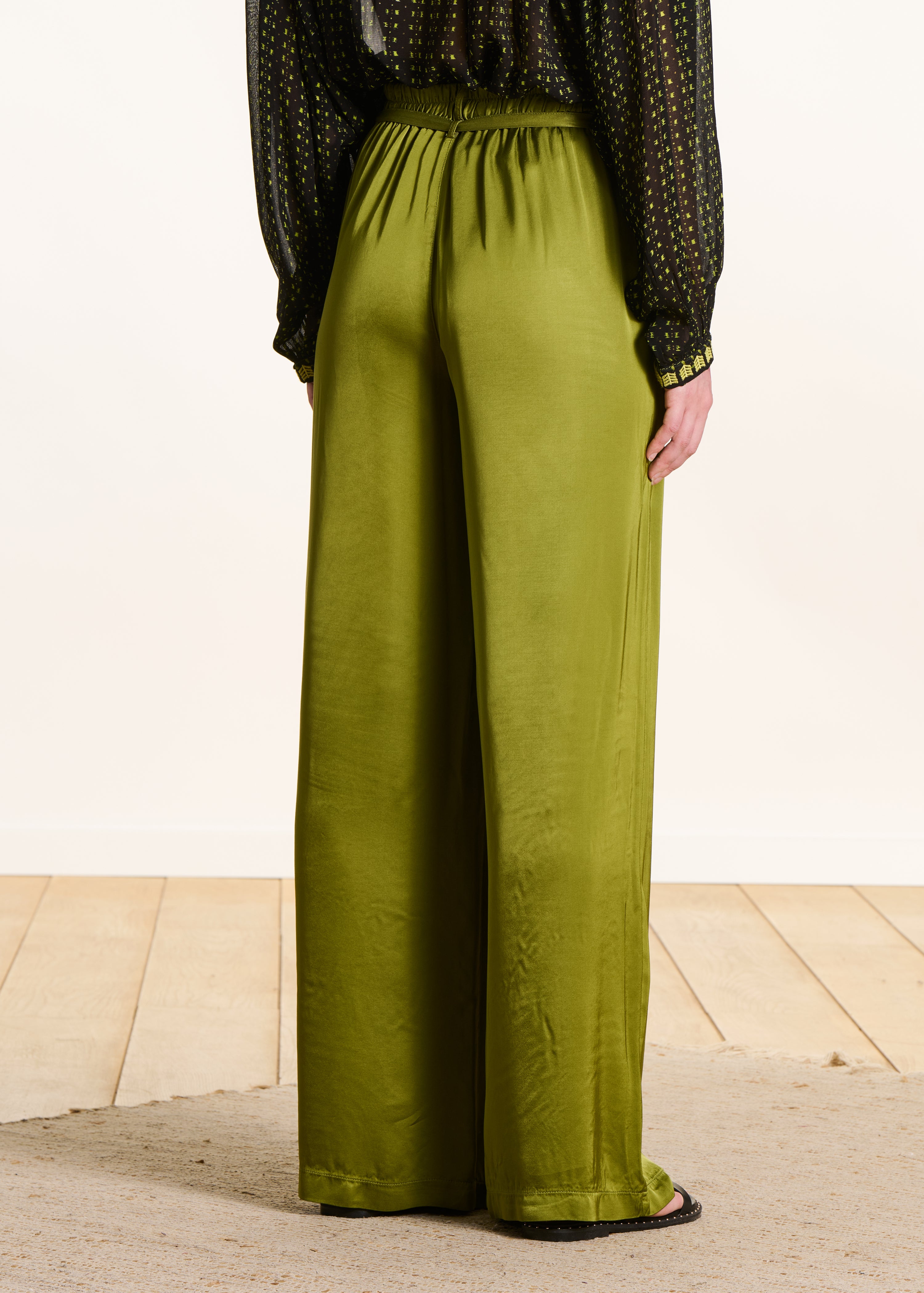 la-f-e-marabout-e-ferouz-hose-gr-n-satin-weites-bein image 3