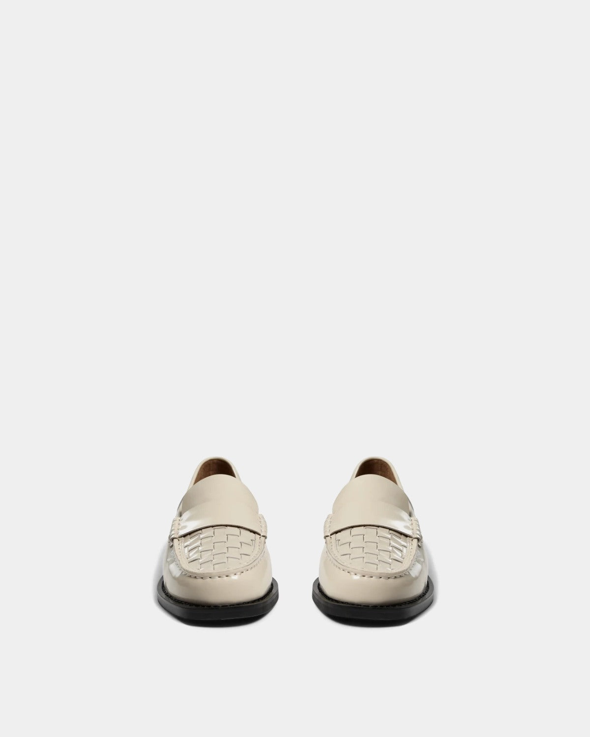 sofie-schnoor-women-lisasw-loafer-off-white-lackleder image 3