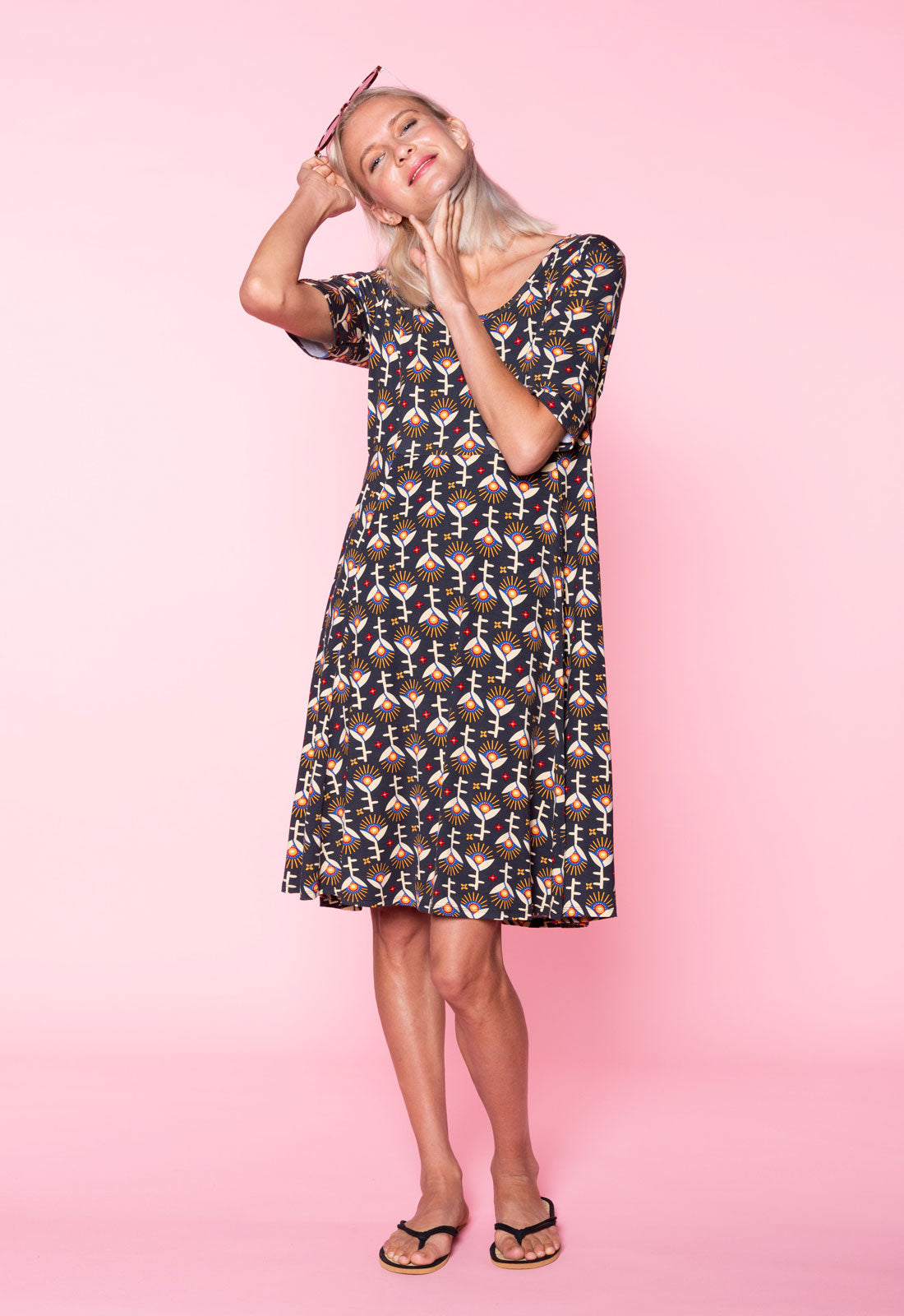 moshiki-s26dress-v7-kurzarmkleid-midnight-sunshine-m image 1